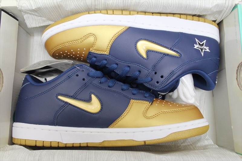 Supreme × Nike SB Dunk Low OG QS 