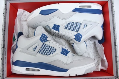 Nike Air Jordan 4 Retro "Industrial Blue"