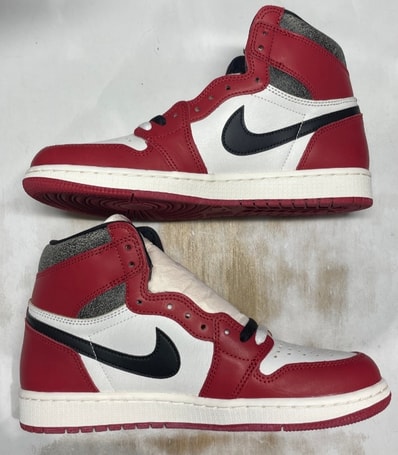 Nike Air Jordan 1 High OG "Lost & Found/Chicago"