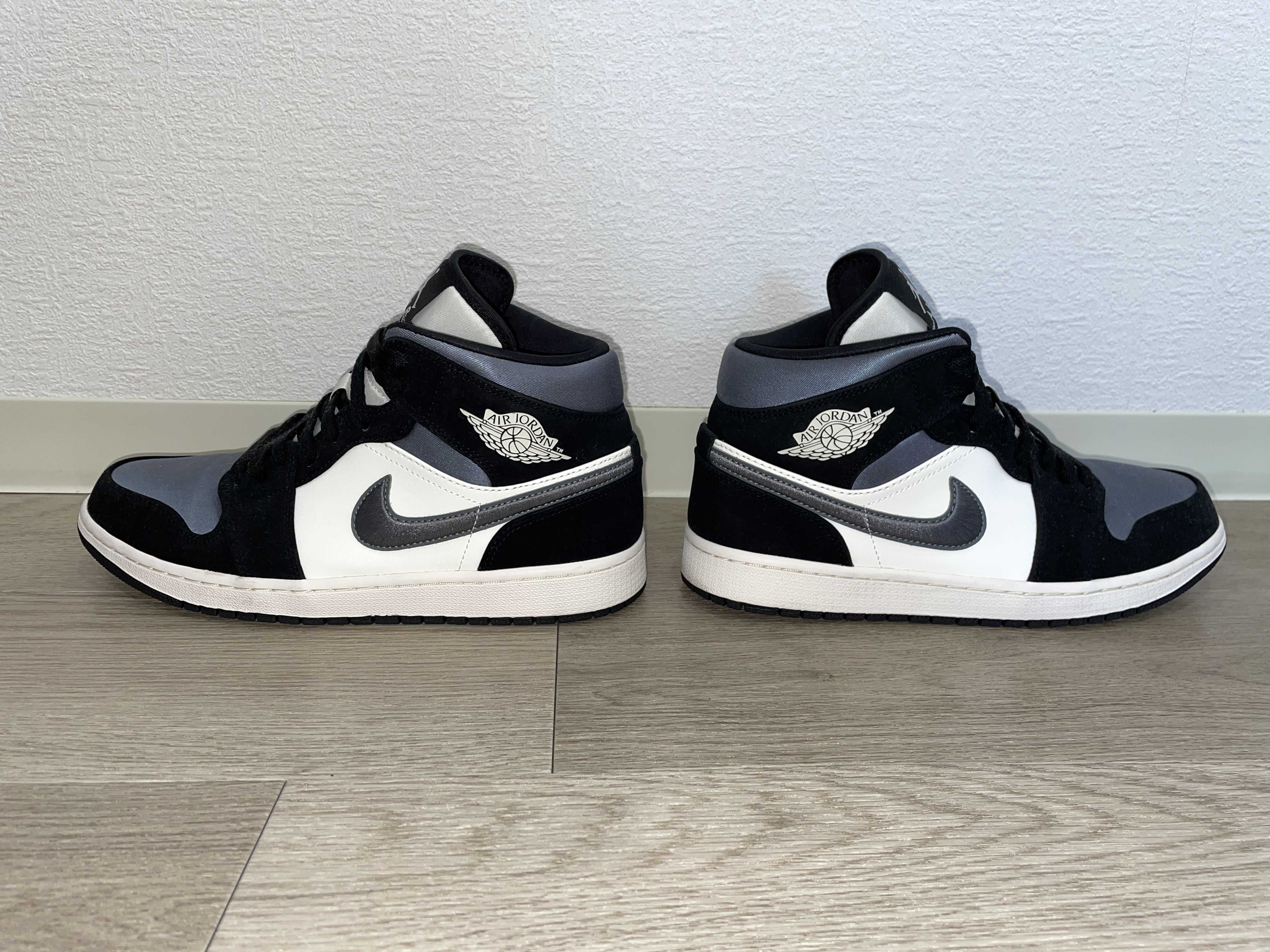 NIKE AIR JORDAN 1 MID SE "WHITE/BLACK/SATIN BLUE"