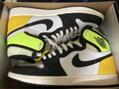 Nike Air Jordan 1 High OG "Volt Gold"