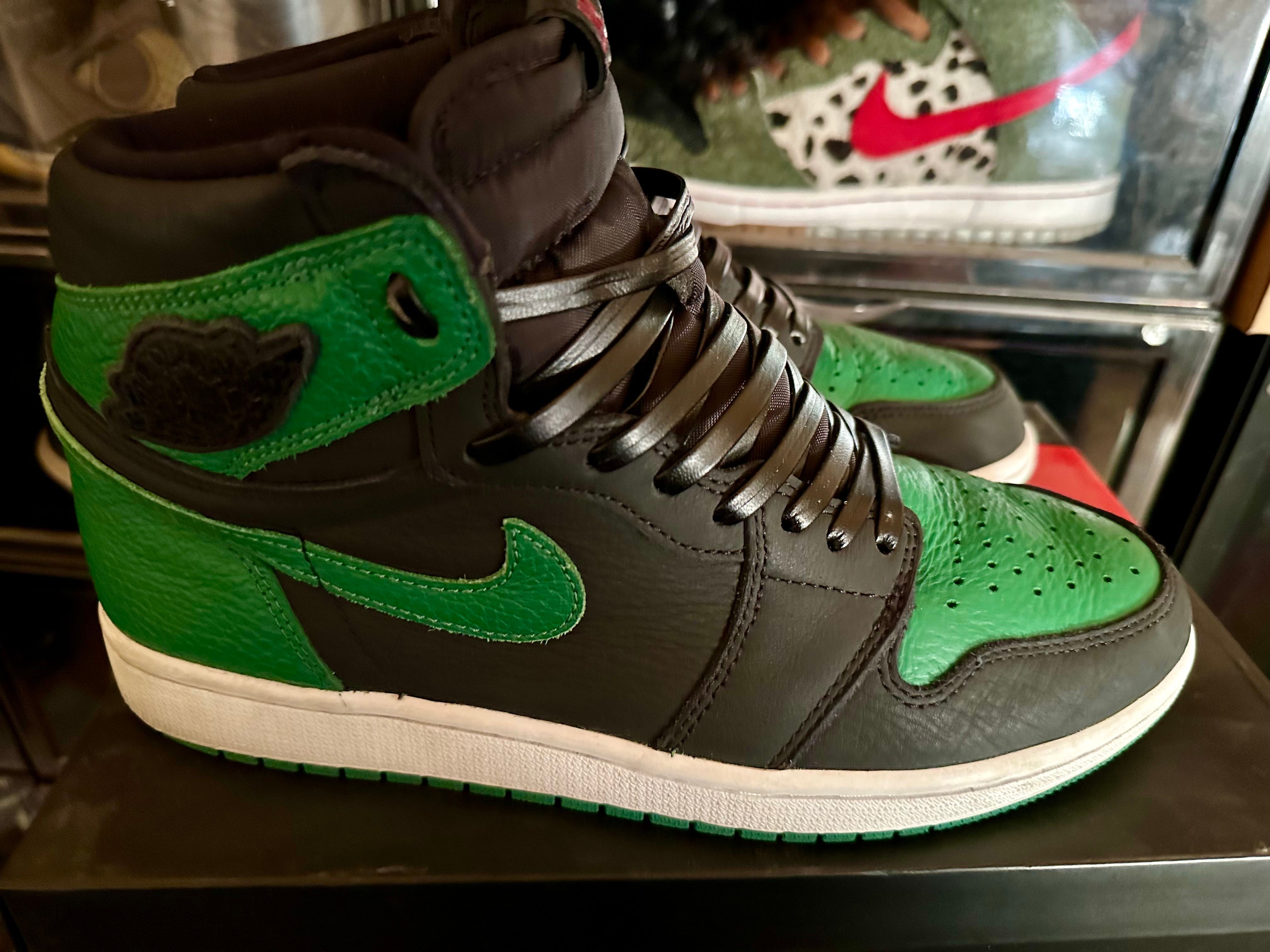 Nike Air Jordan 1 Retro High OG "Black/Pine Green" (2020)