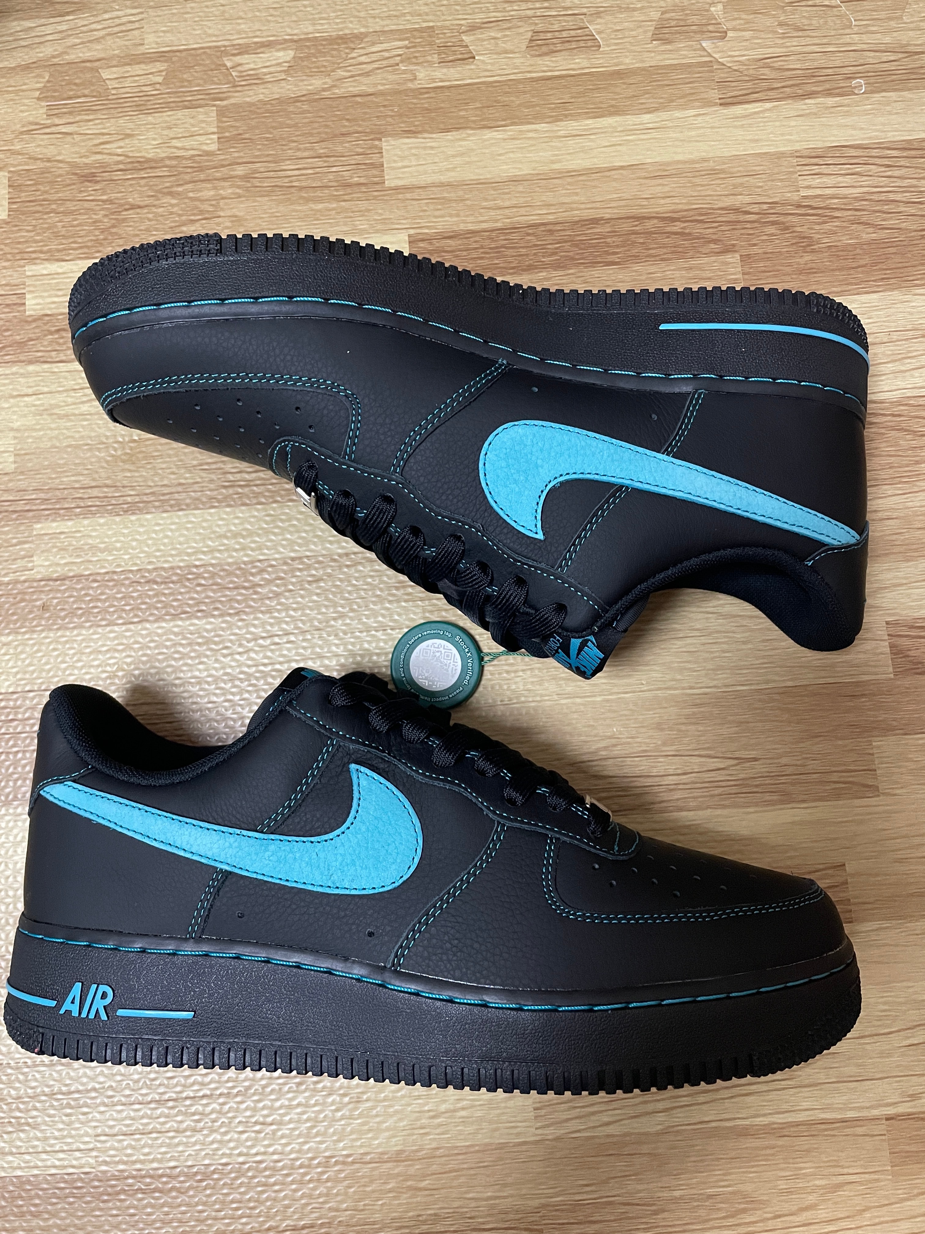 Nike Air Force 1 Low "Black Tiffany"