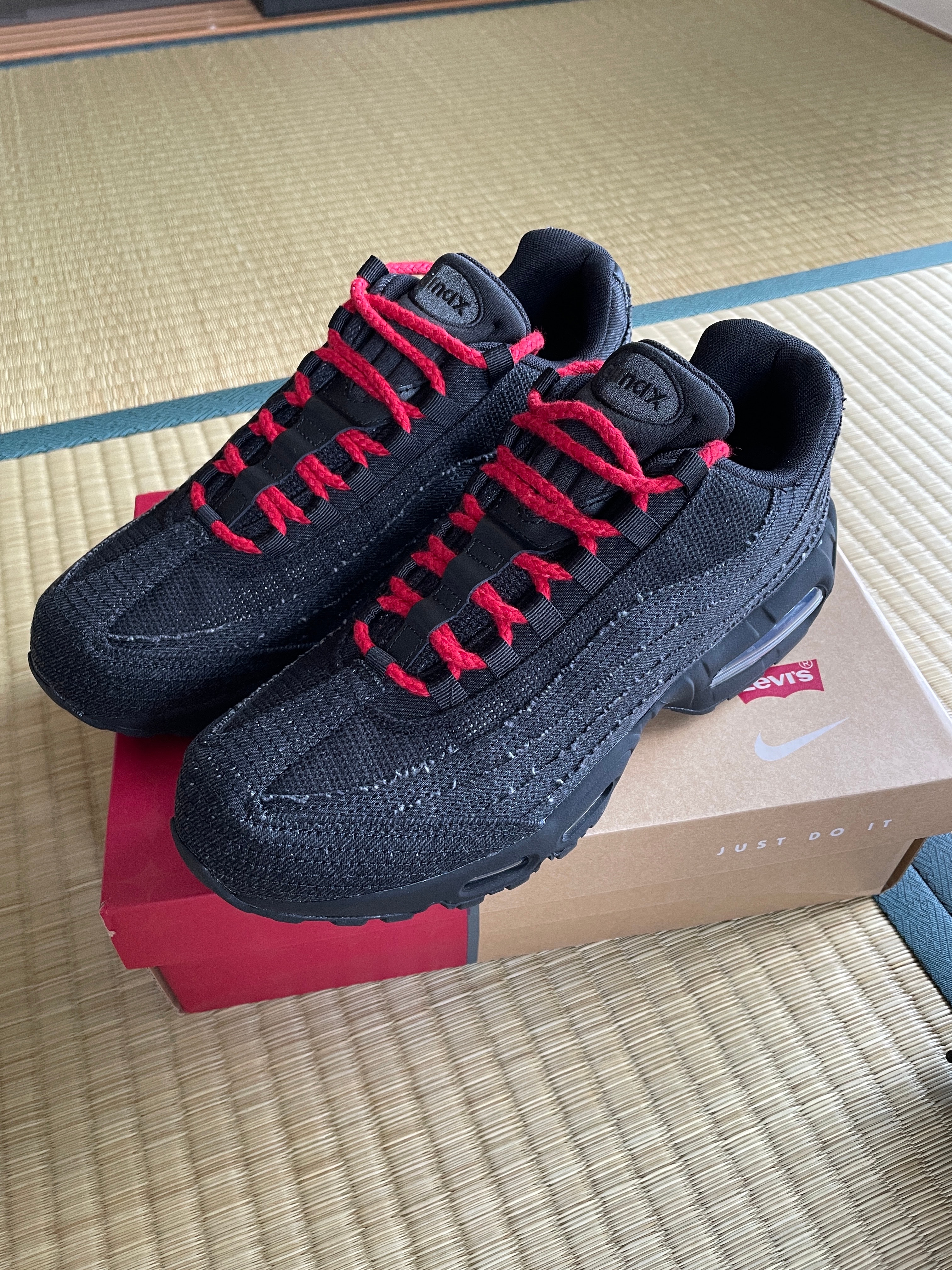 Levi's × Nike Air Max 95 OG "Denim Black"