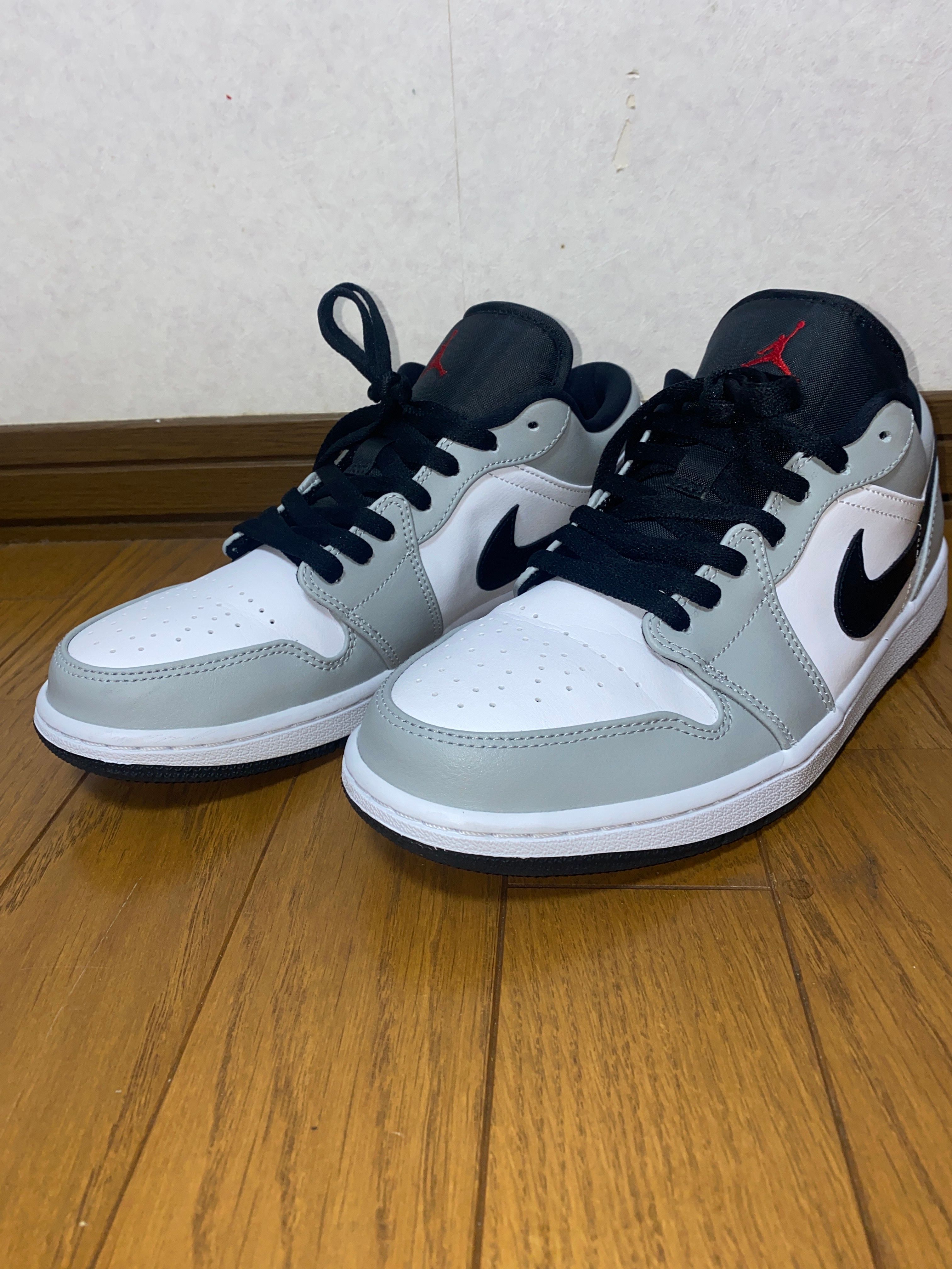 NIKE AIR JORDAN 1 LOW "LIGHT SMOKE GREY"