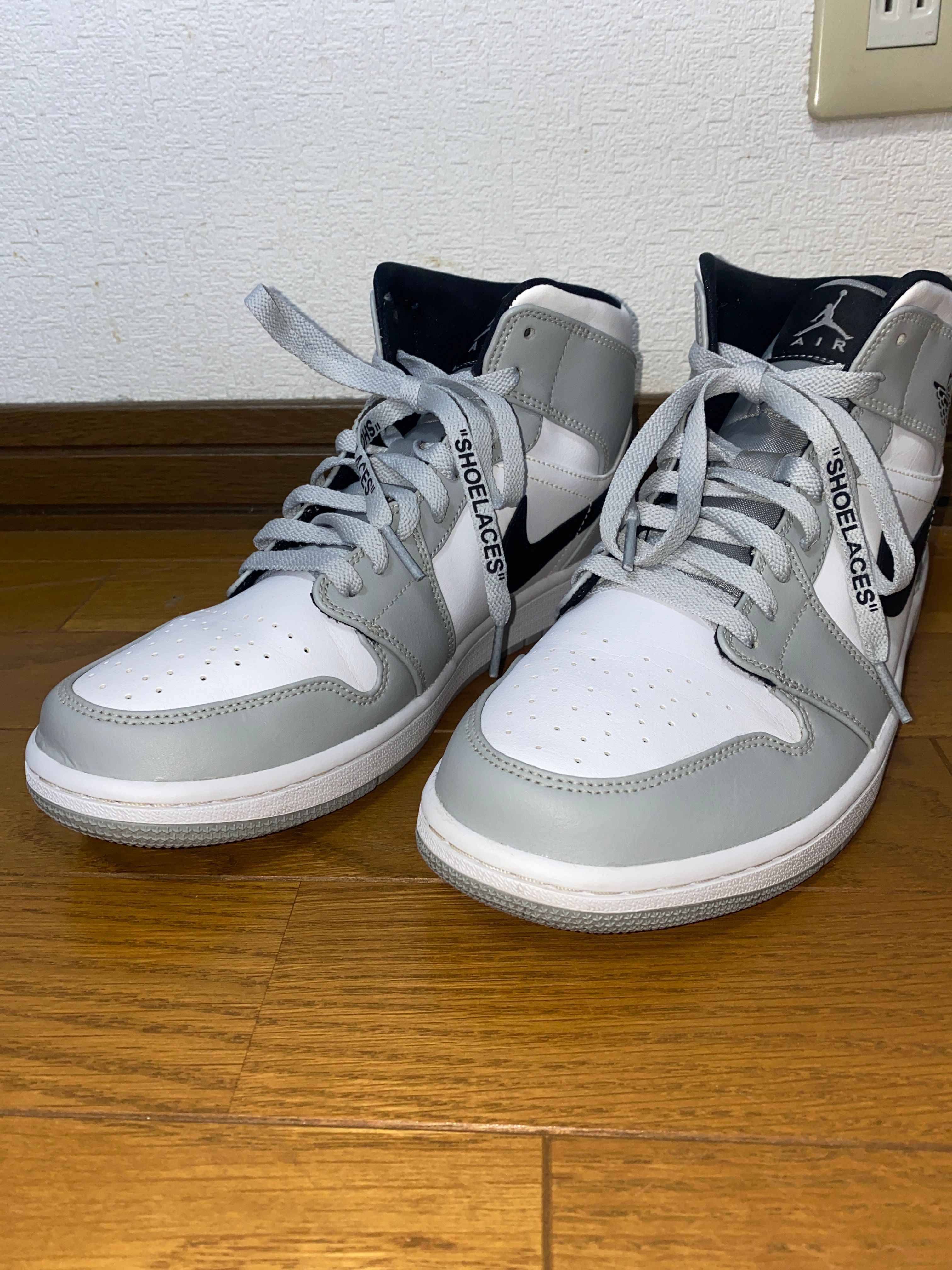 Nike Air Jordan 1 Mid "Light Smoke Grey/White/Black"