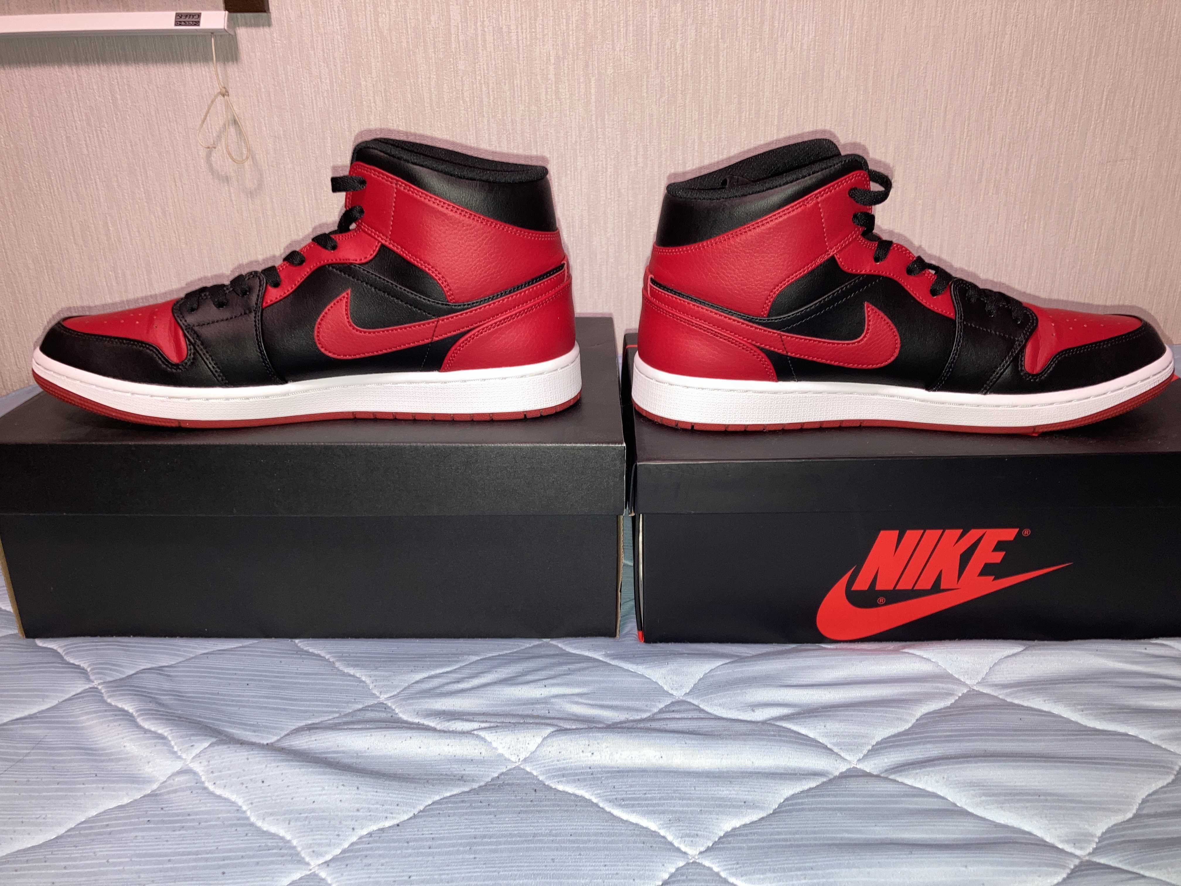 Nike Air Jordan 1 Mid "Bred"