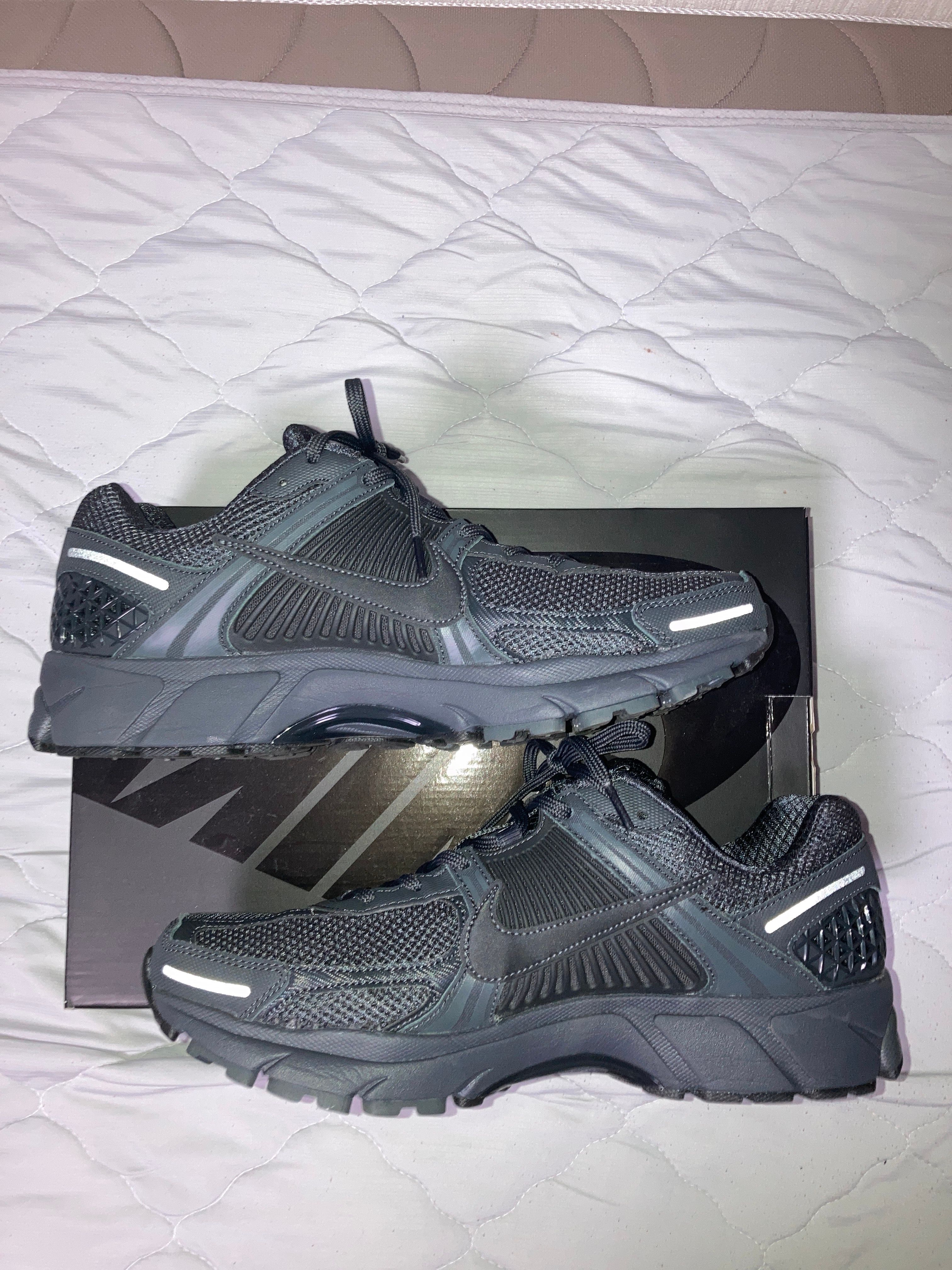 Nike Zoom Vomero 5 "Anthracite"