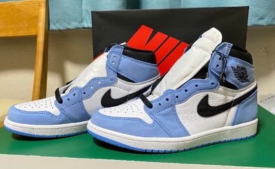 Nike Air Jordan 1 High OG "University Blue"