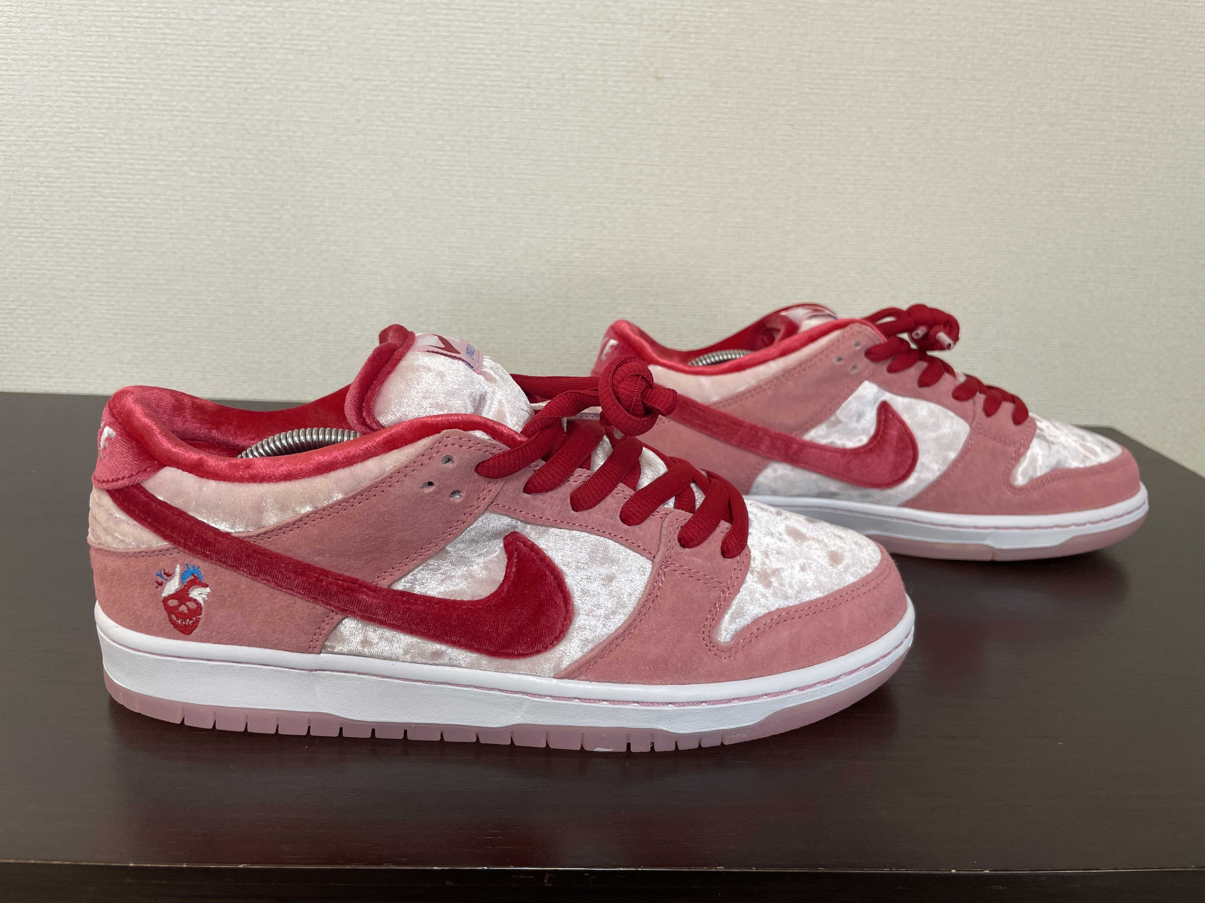 Strangelove × Nike SB Dunk Low "Valentine’s Day"