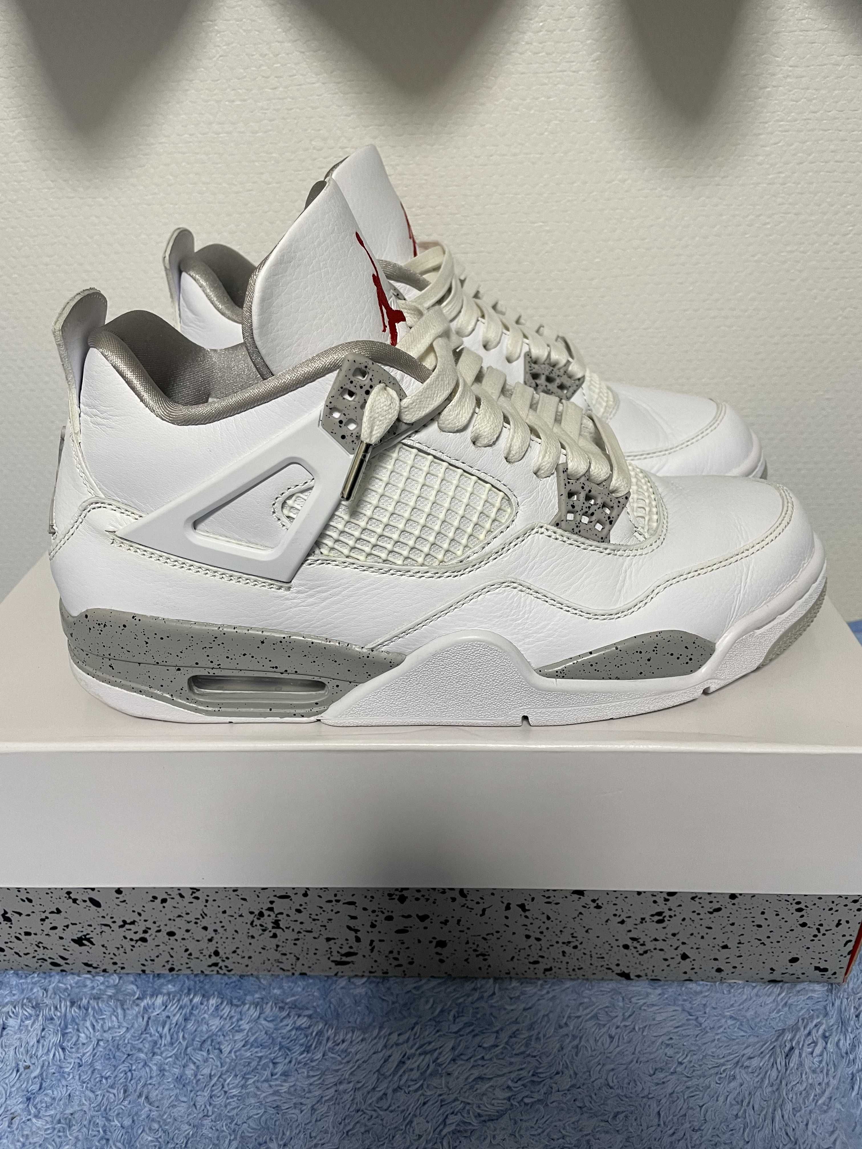 Nike Air Jordan 4 "Tech White"