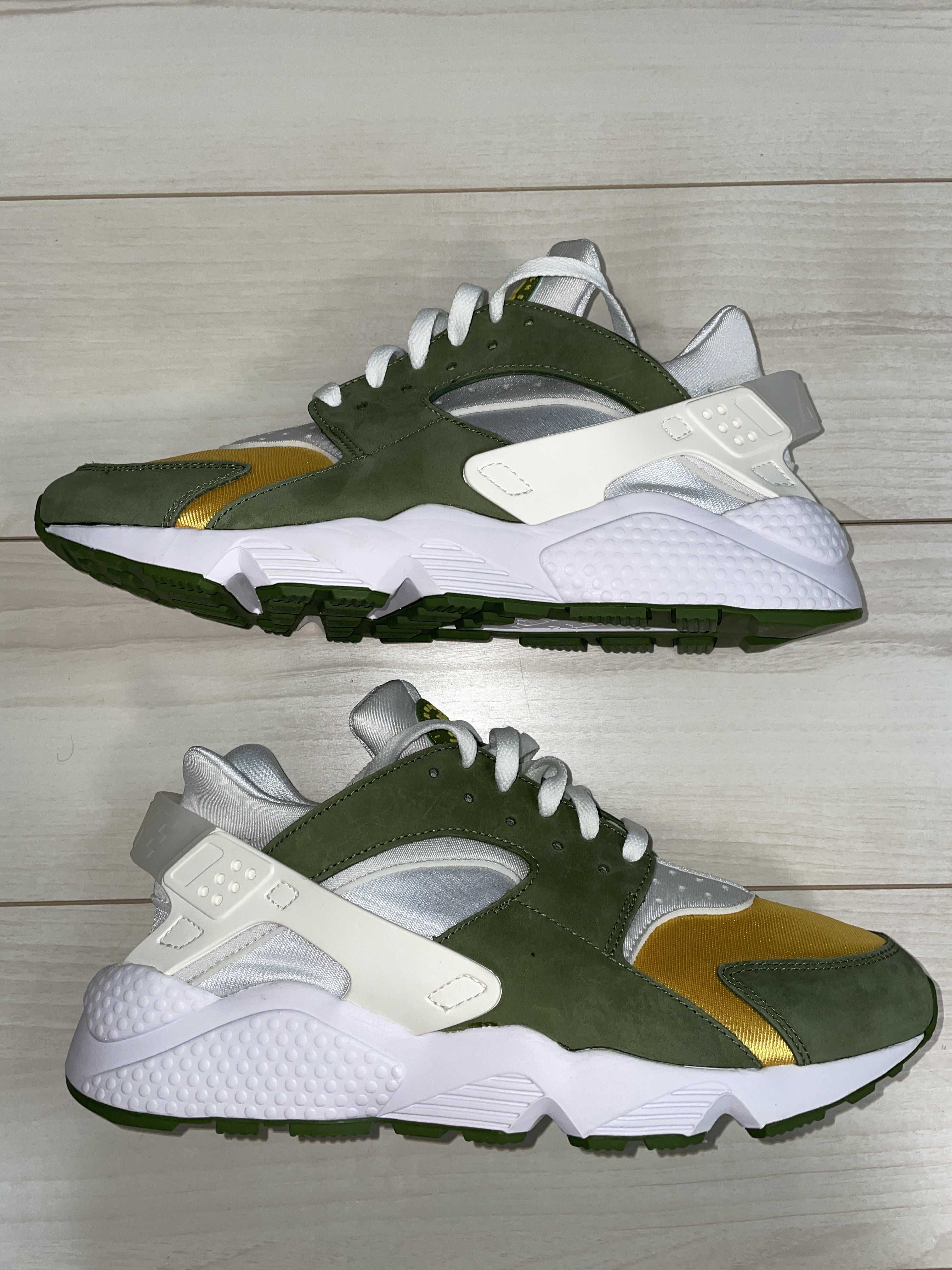 Stussy × Nike Air Huarache "Dark Olive"