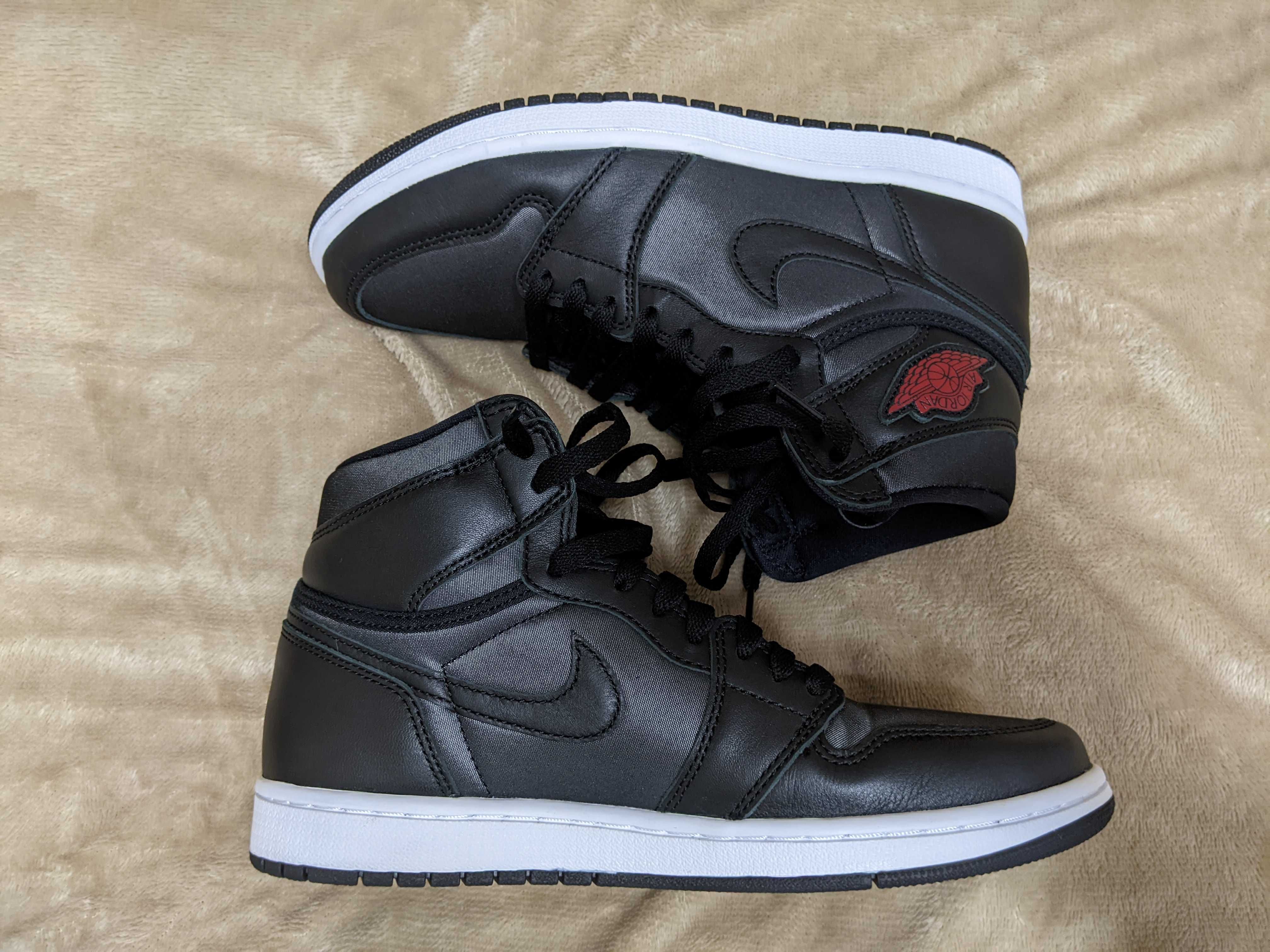 Nike Air Jordan 1 Retro High OG "Black/Metallic Silver/Gym Red"
