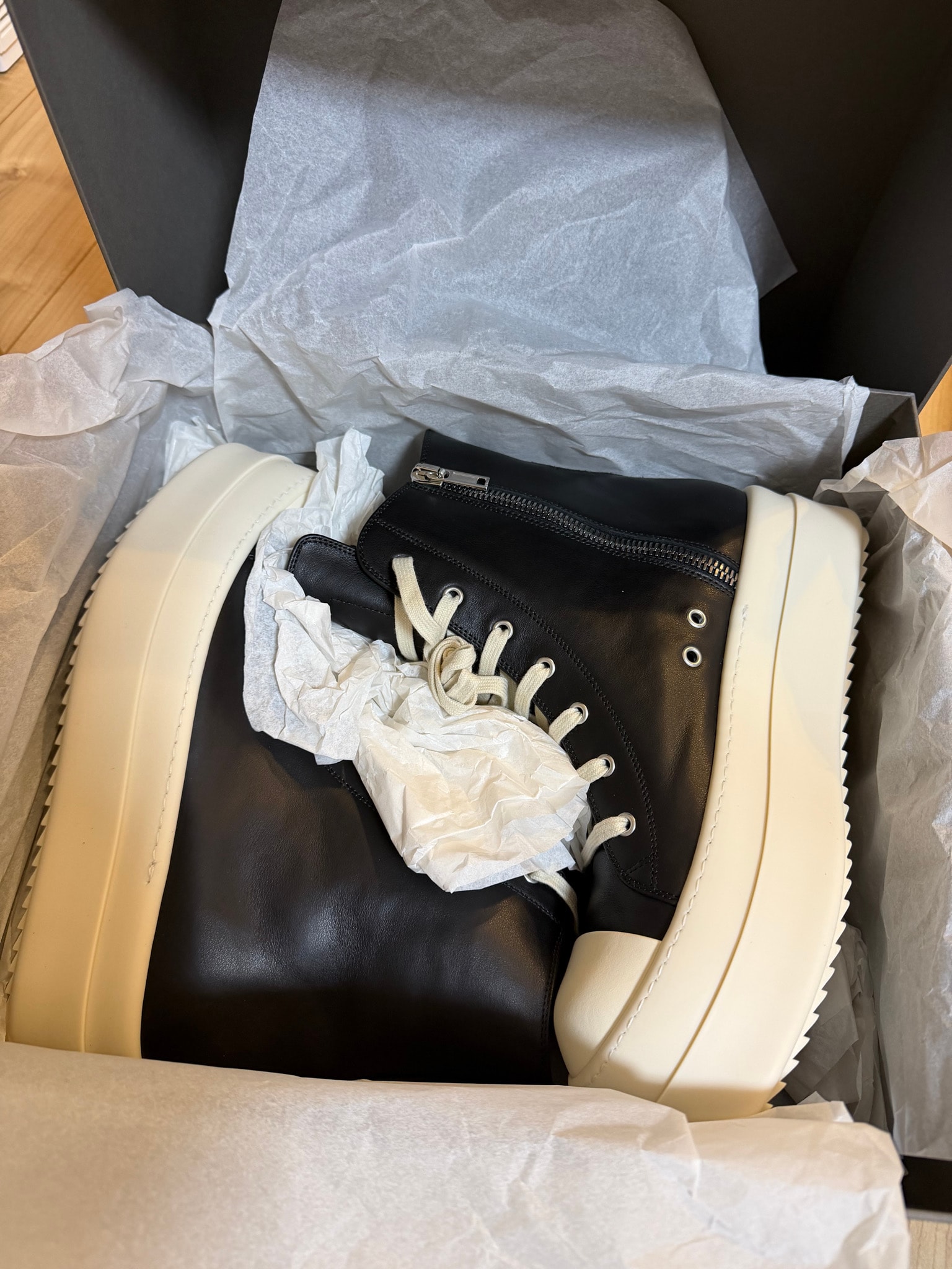 Rick Owens FW26 Tower Mega Bumper Sneaks Full Grain Cow Leather "Black/Milk"