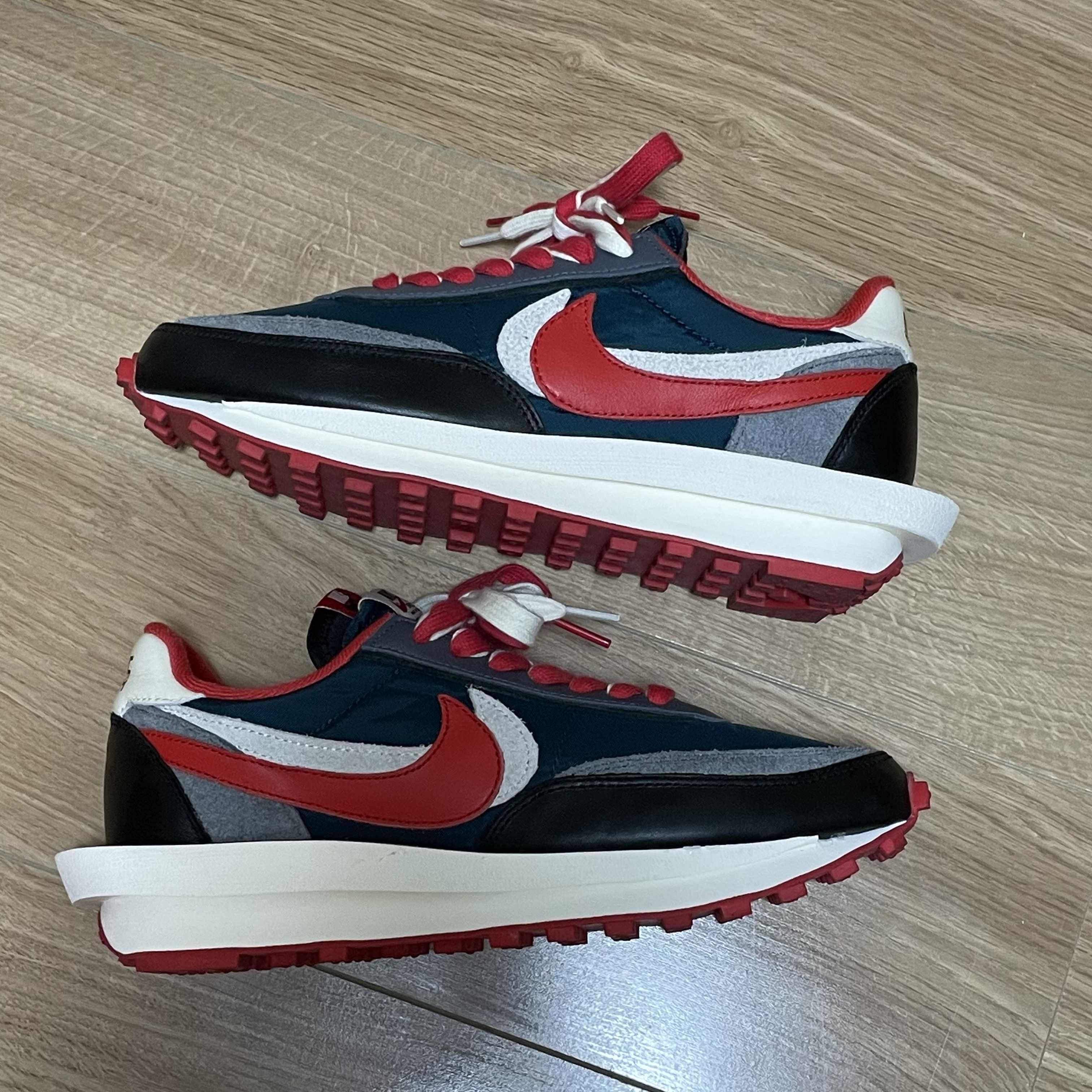 UNDERCOVER × sacai × Nike LD Waffle "Midnight Spruce/Pale Ivory-Dark Grey-University Red"