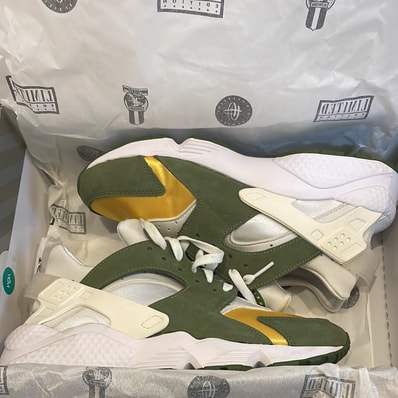 Stussy × Nike Air Huarache "Dark Olive"