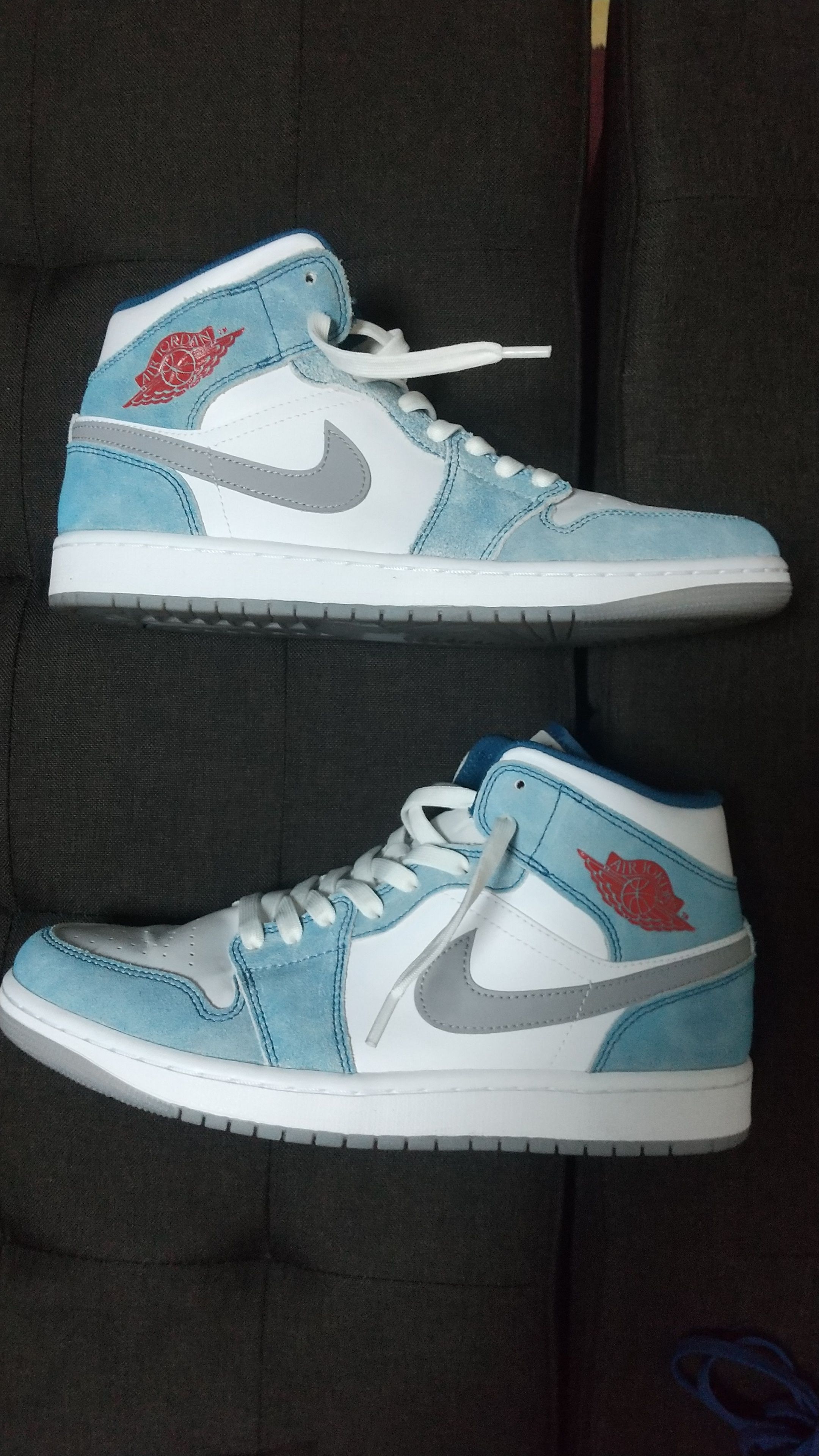 Nike Air Jordan 1 Mid SE "White/Hyper Royal/Red"