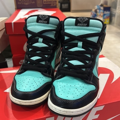 Diamond Supply × Nike SB Dunk High "Tiffany"