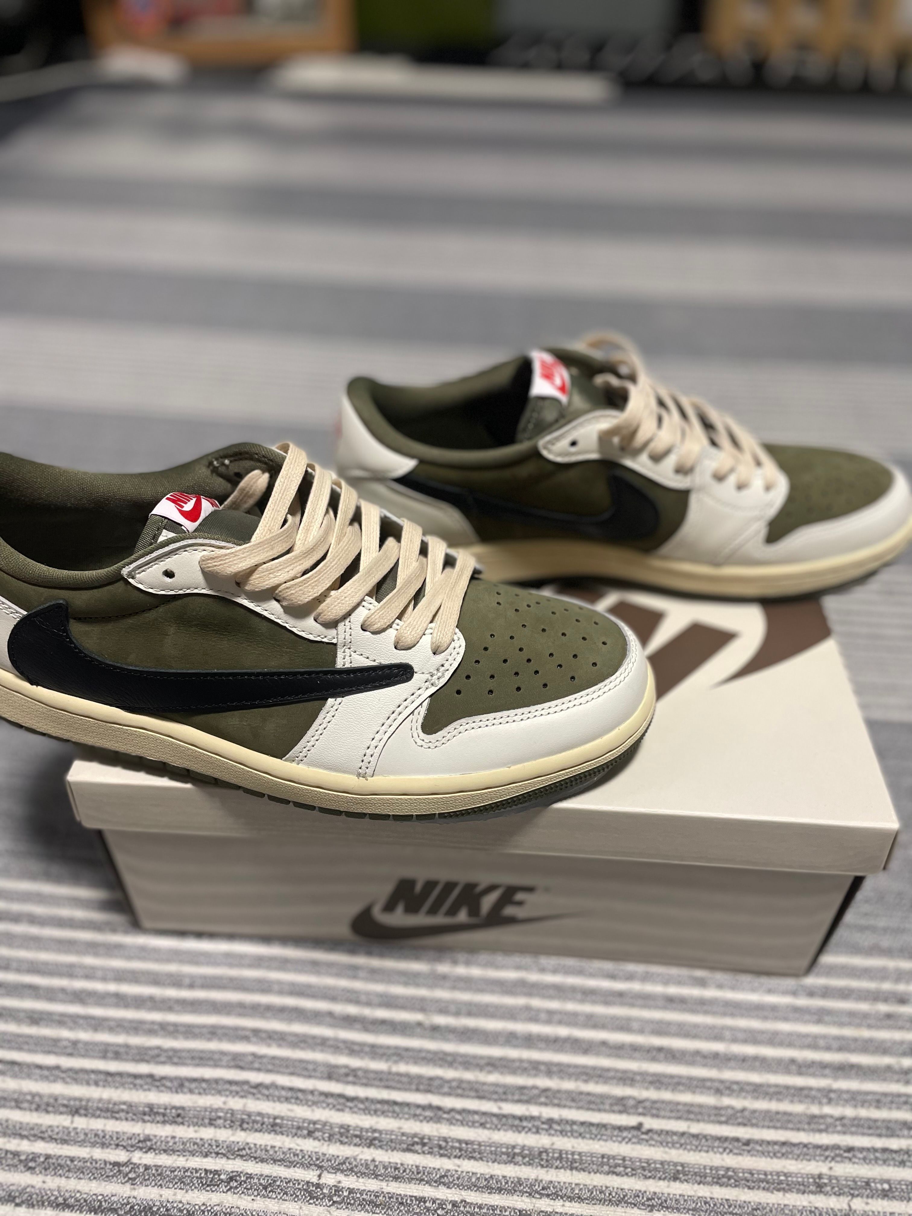 Travis Scott × Nike Air Jordan 1 Low OG SP "Reverse Olive"