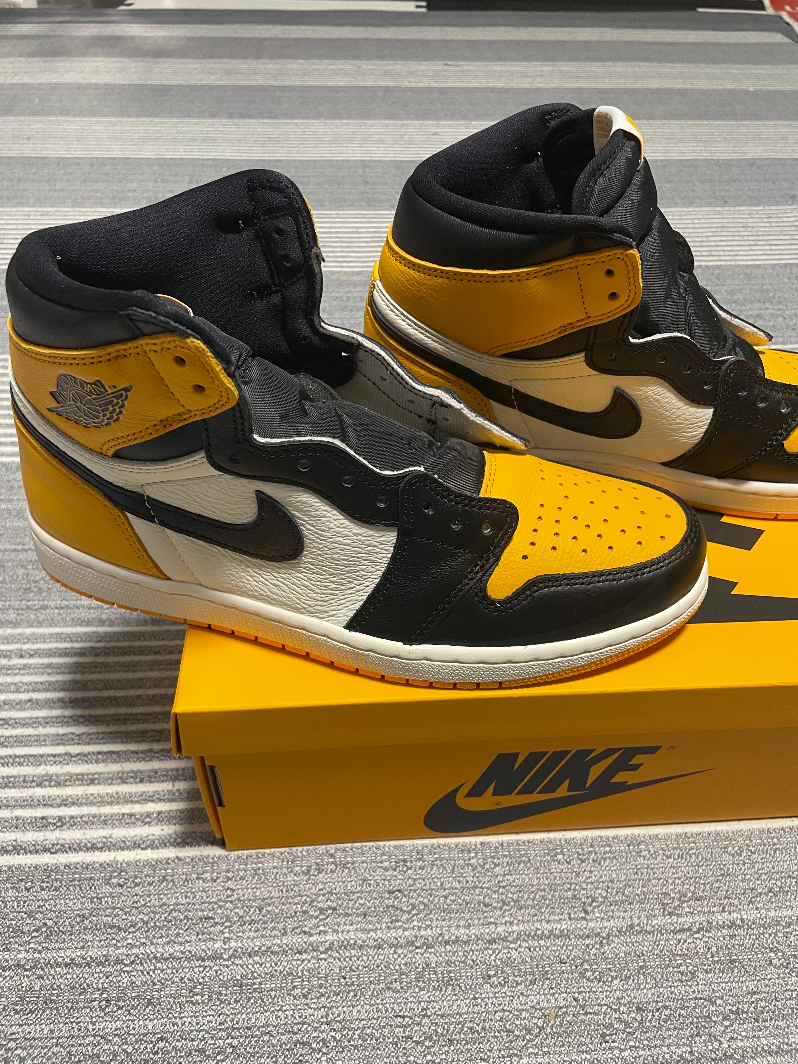 Nike Air Jordan 1 Retro High OG "Taxi"