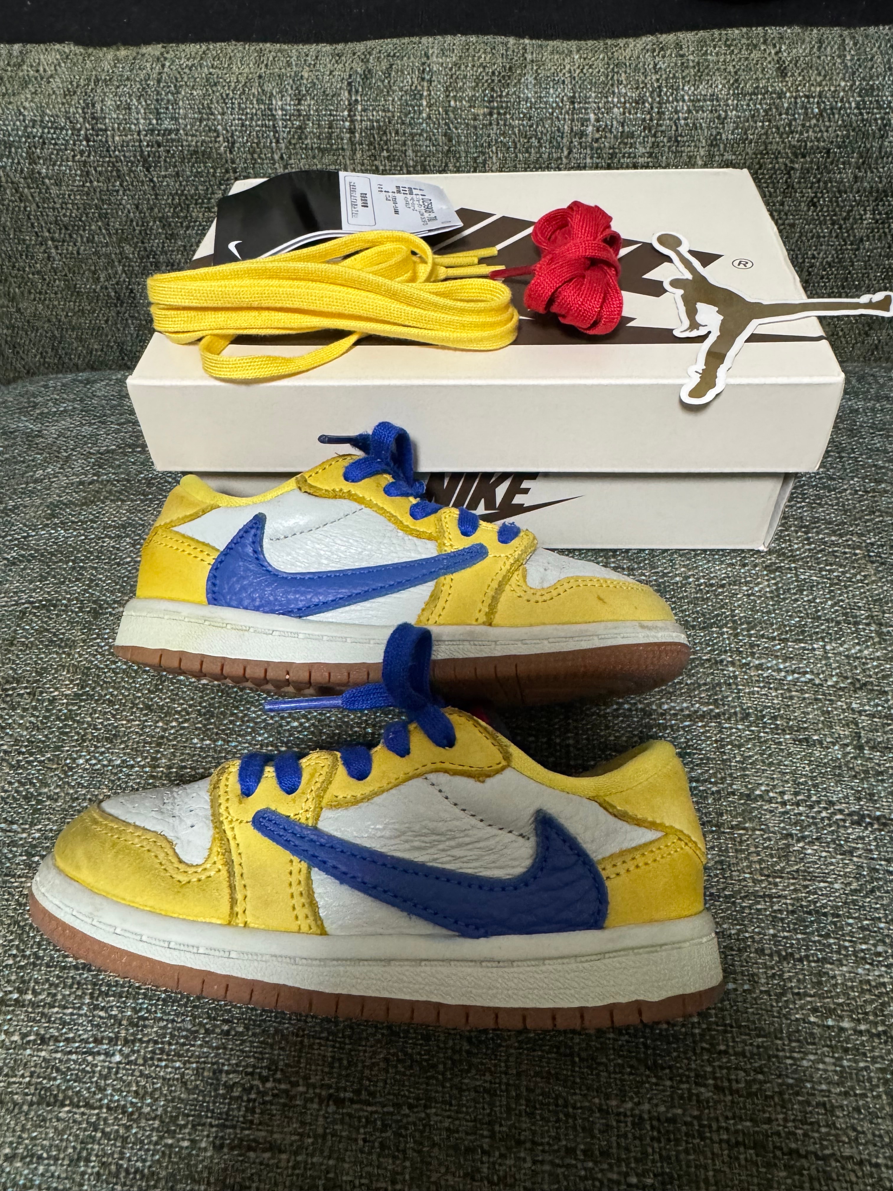 トラヴィススコット × ナイキ TD エアジョーダン1 ロー OG