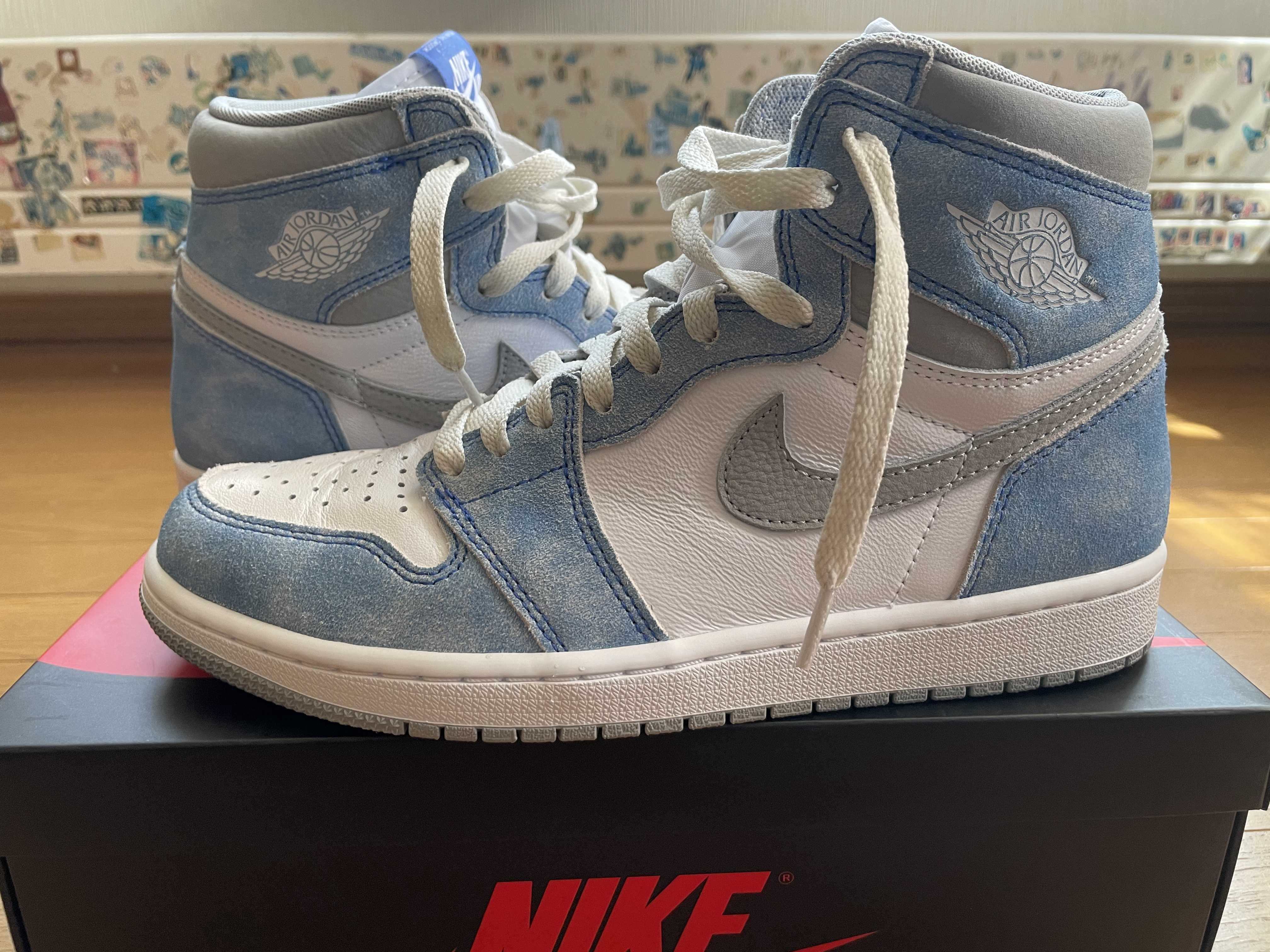 Nike Air Jordan 1 High OG "Hyper Royal"