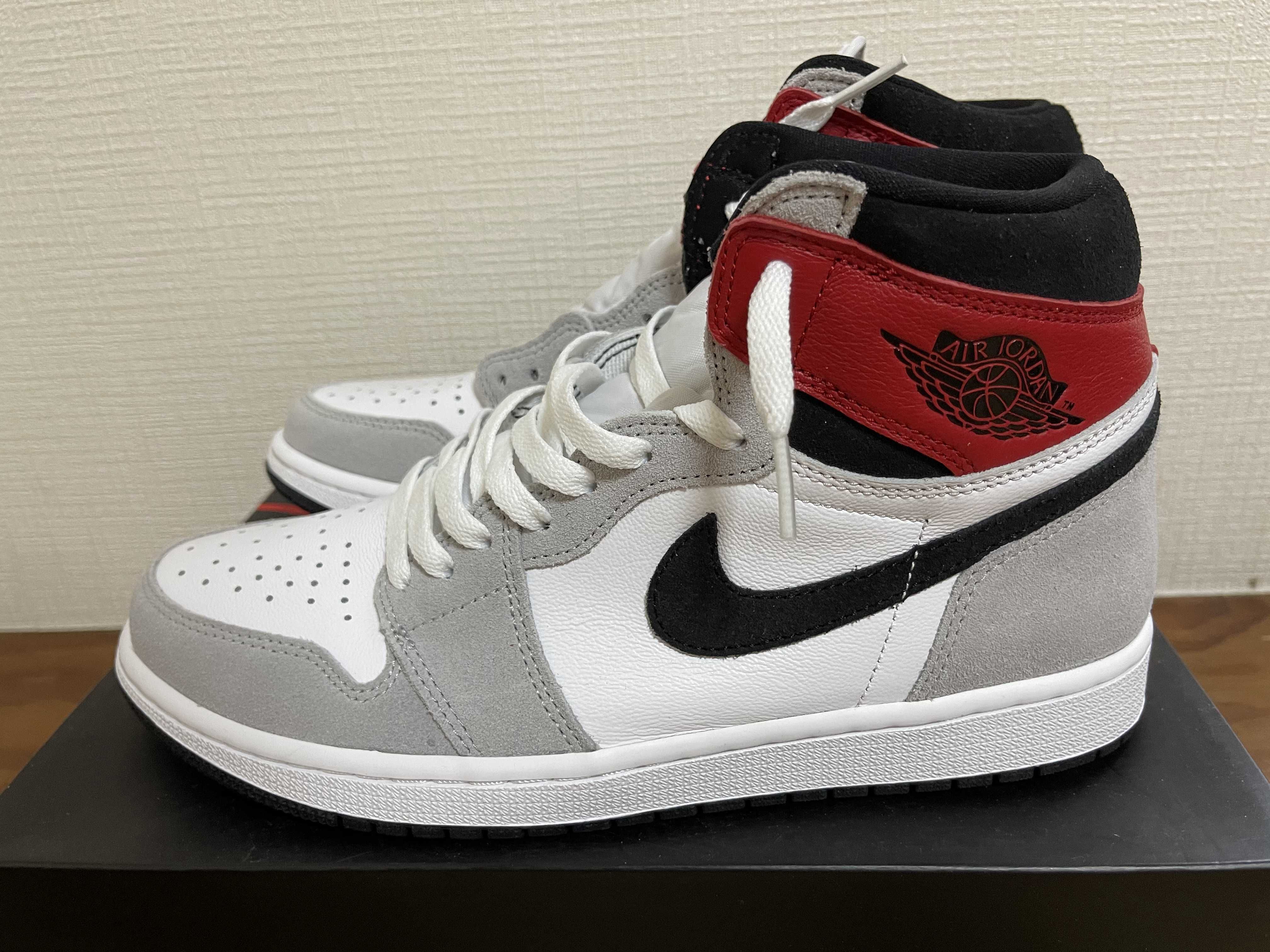 Nike Air Jordan 1 High OG "White/Black/Light Smoke Grey"