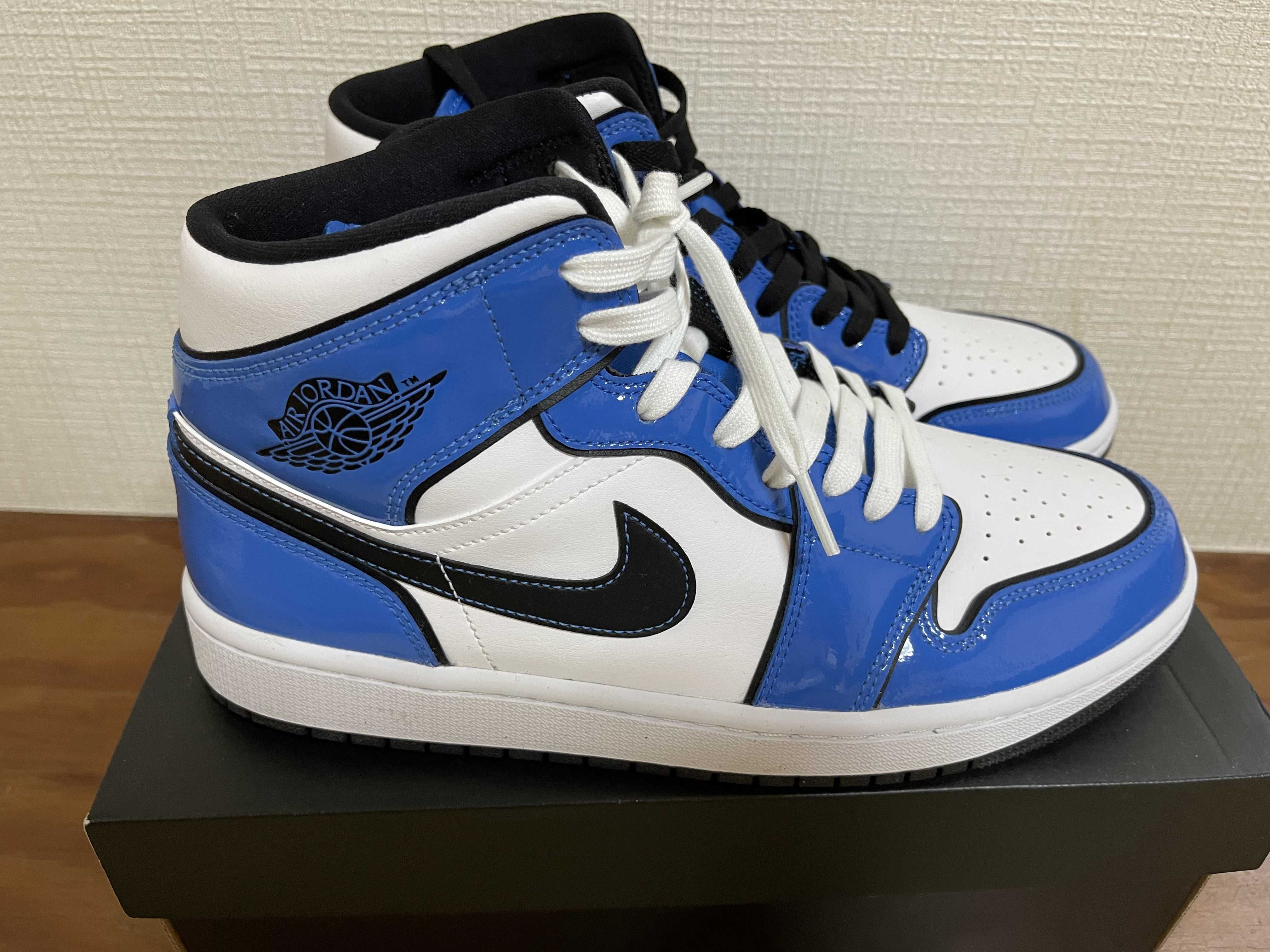 Nike Air Jordan 1 Mid SE "Signal Blue"