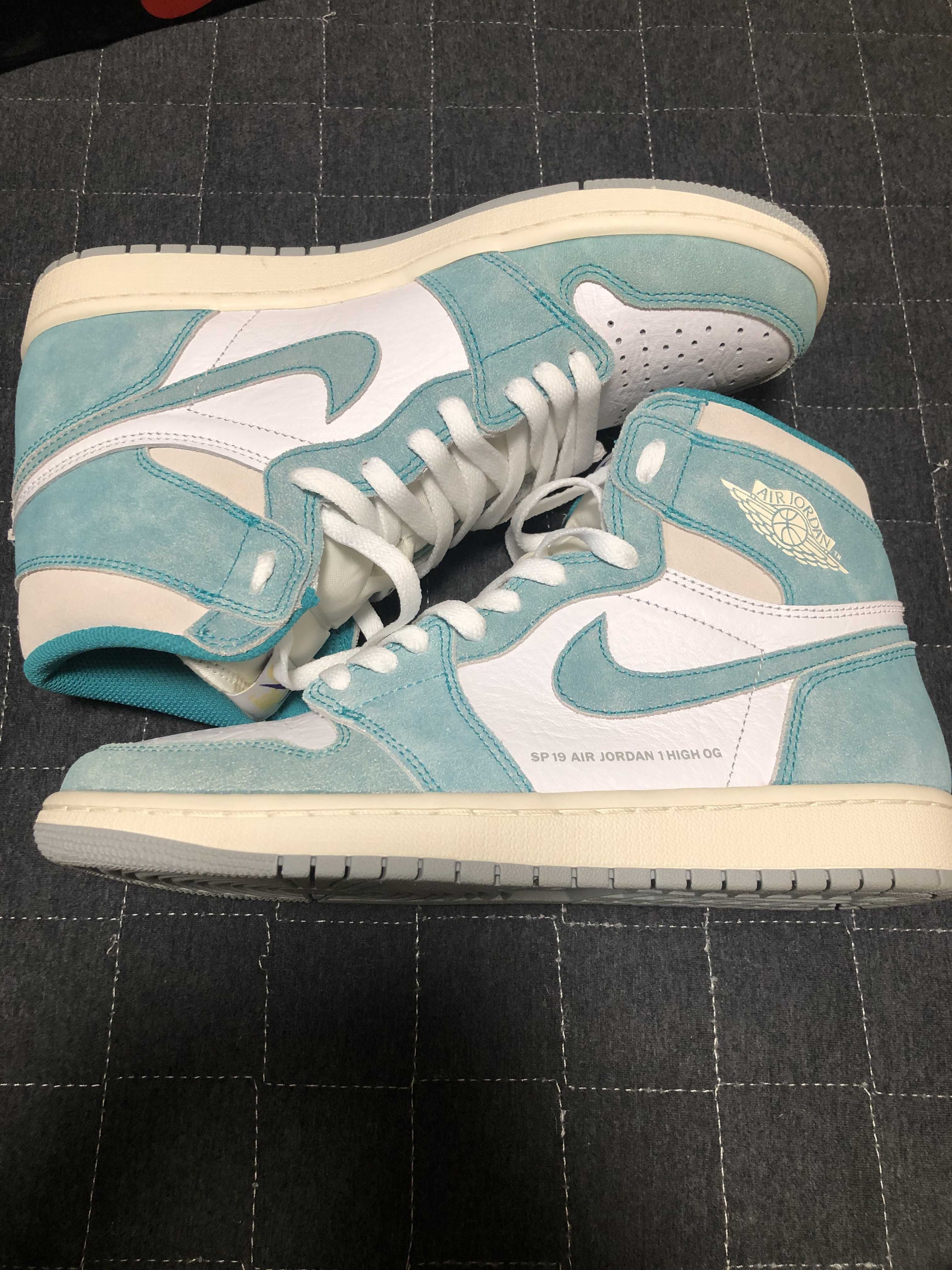 Nike Air Jordan 1 Retro High OG "Turbo Green"