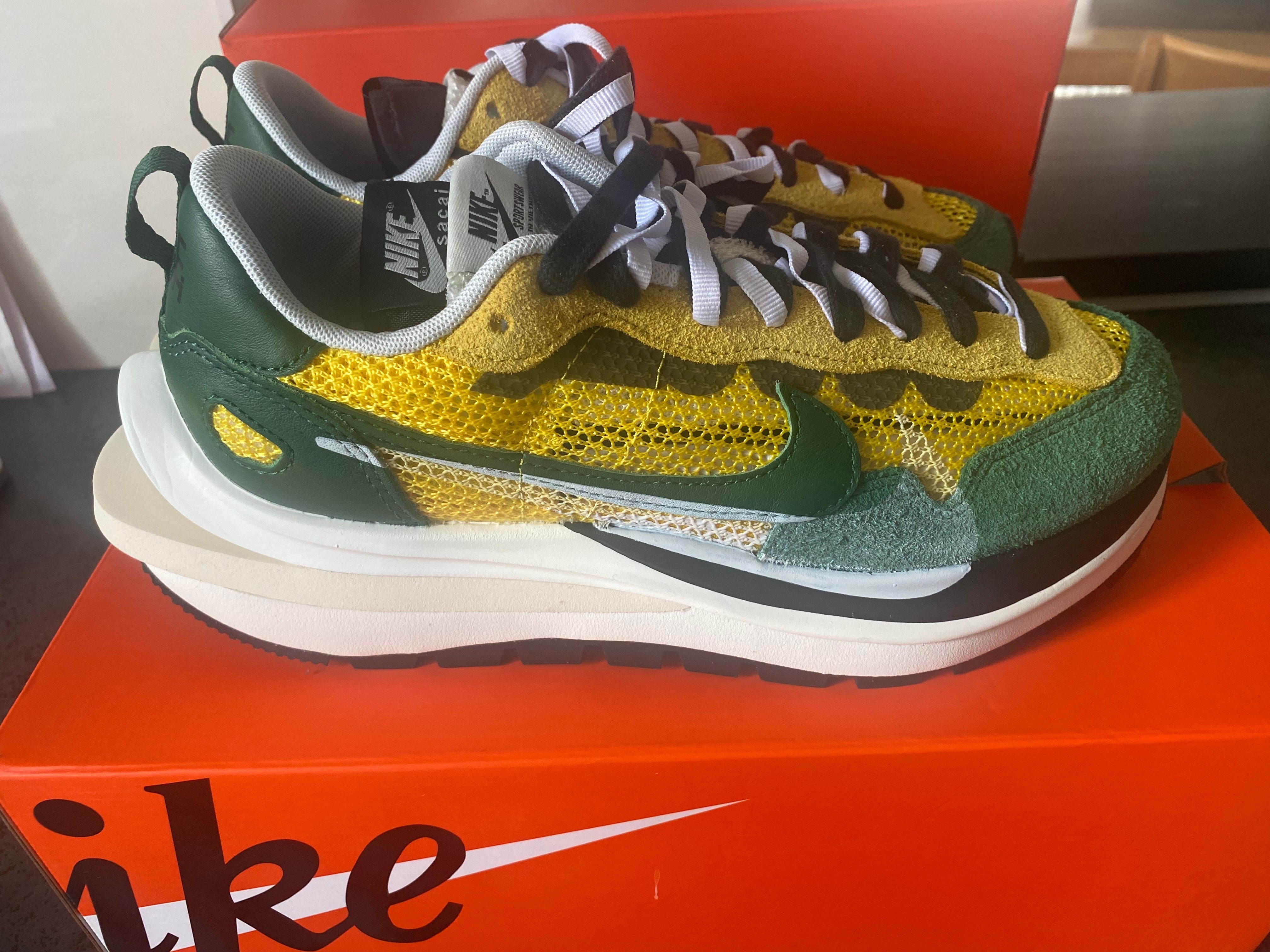 sacai × Nike Vapor Waffle "Tour Yellow/Stadium Green-Sail"