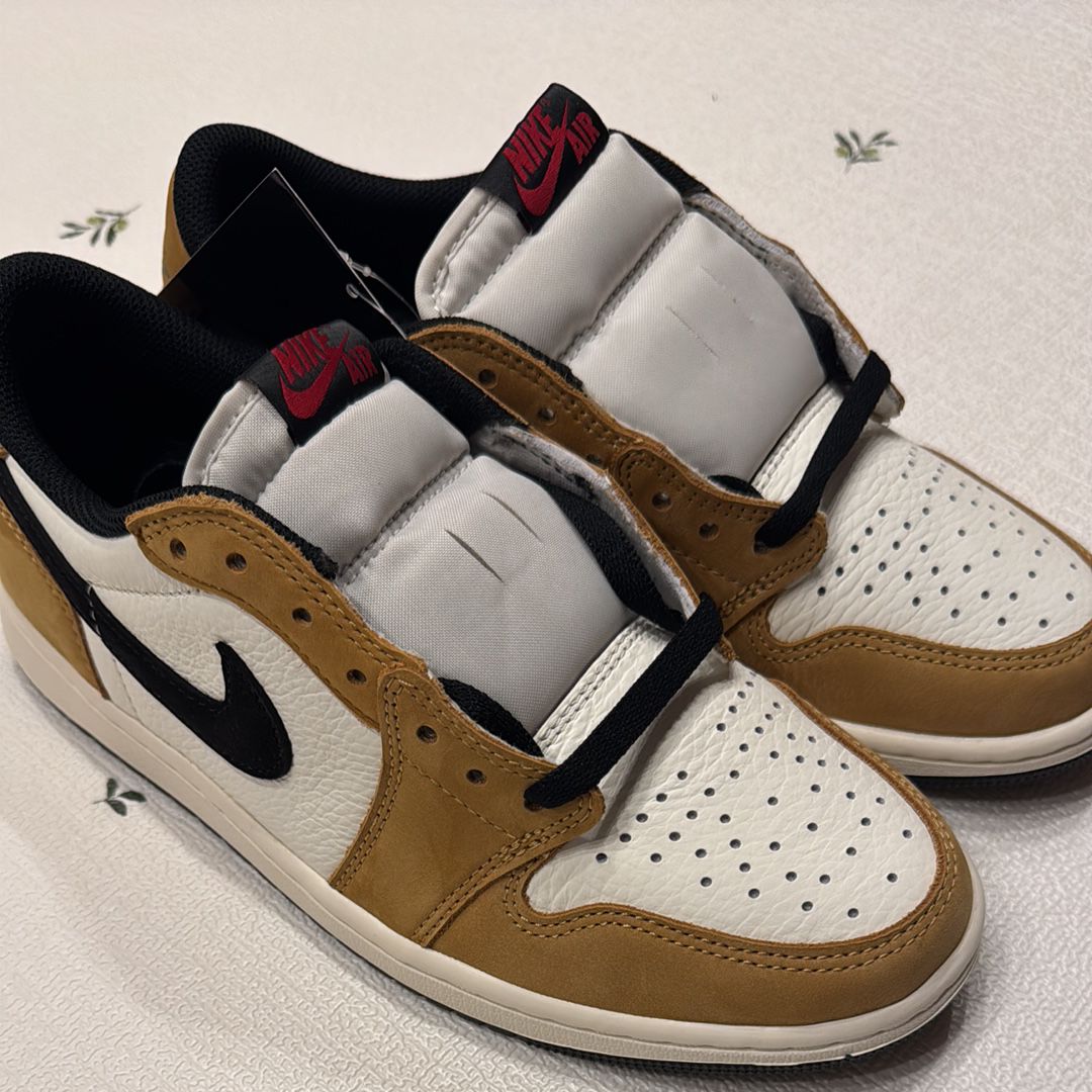 Nike Air Jordan 1 Low OG "Rookie of the Year/Sail and Golden Harvest"