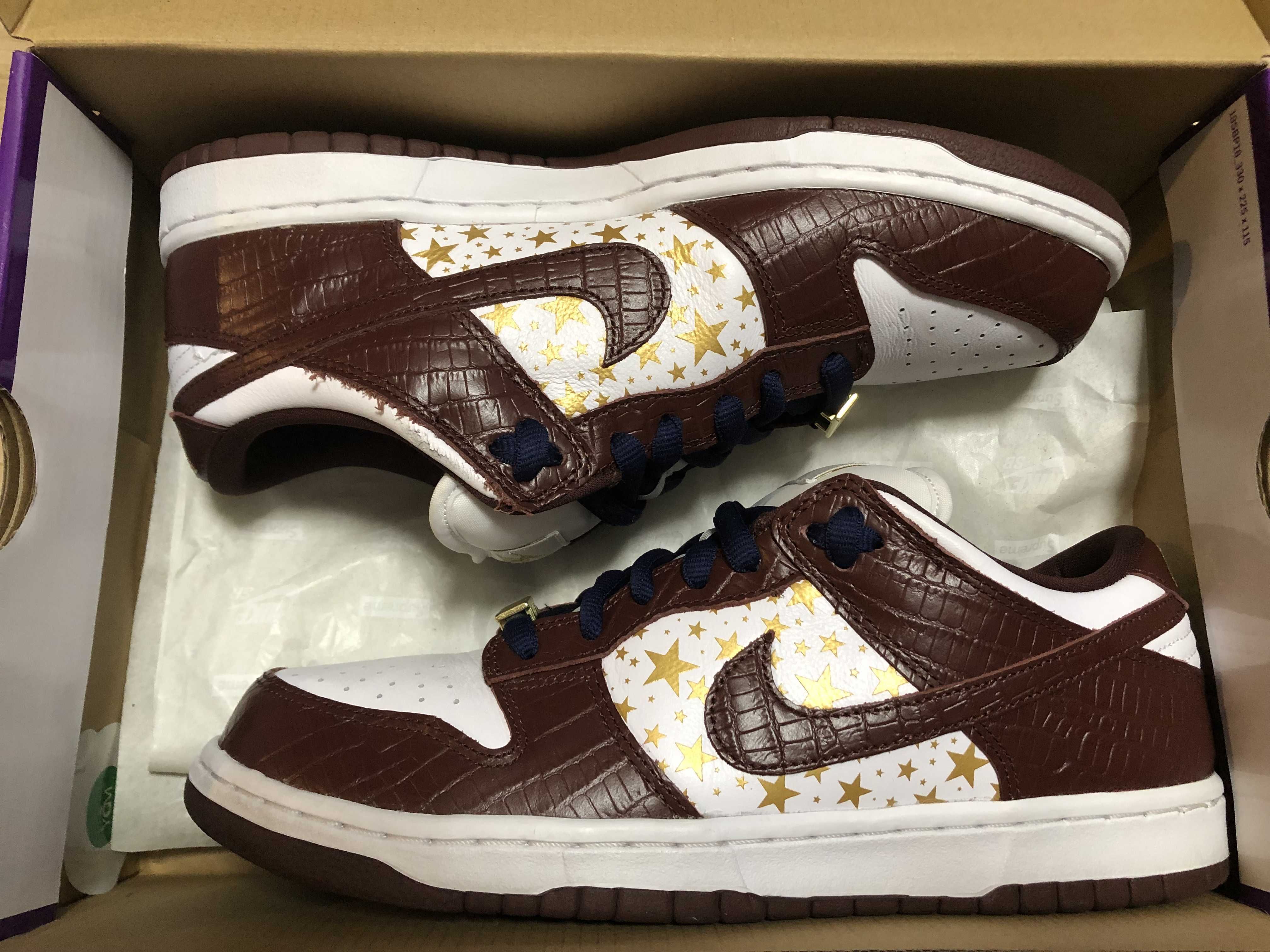 Supreme × Nike SB Dunk Low OG QS Gold Stars "White/Barkroot Brown"