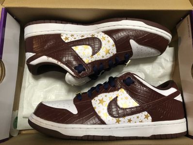 Supreme × Nike SB Dunk Low OG QS Gold Stars "White/Barkroot Brown"