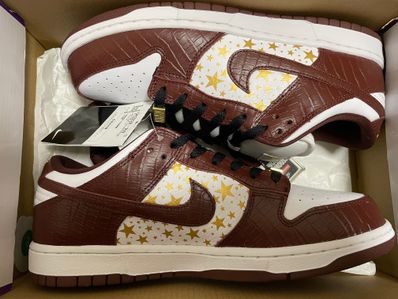 Supreme × Nike SB Dunk Low OG QS Gold Stars "White/Barkroot Brown"