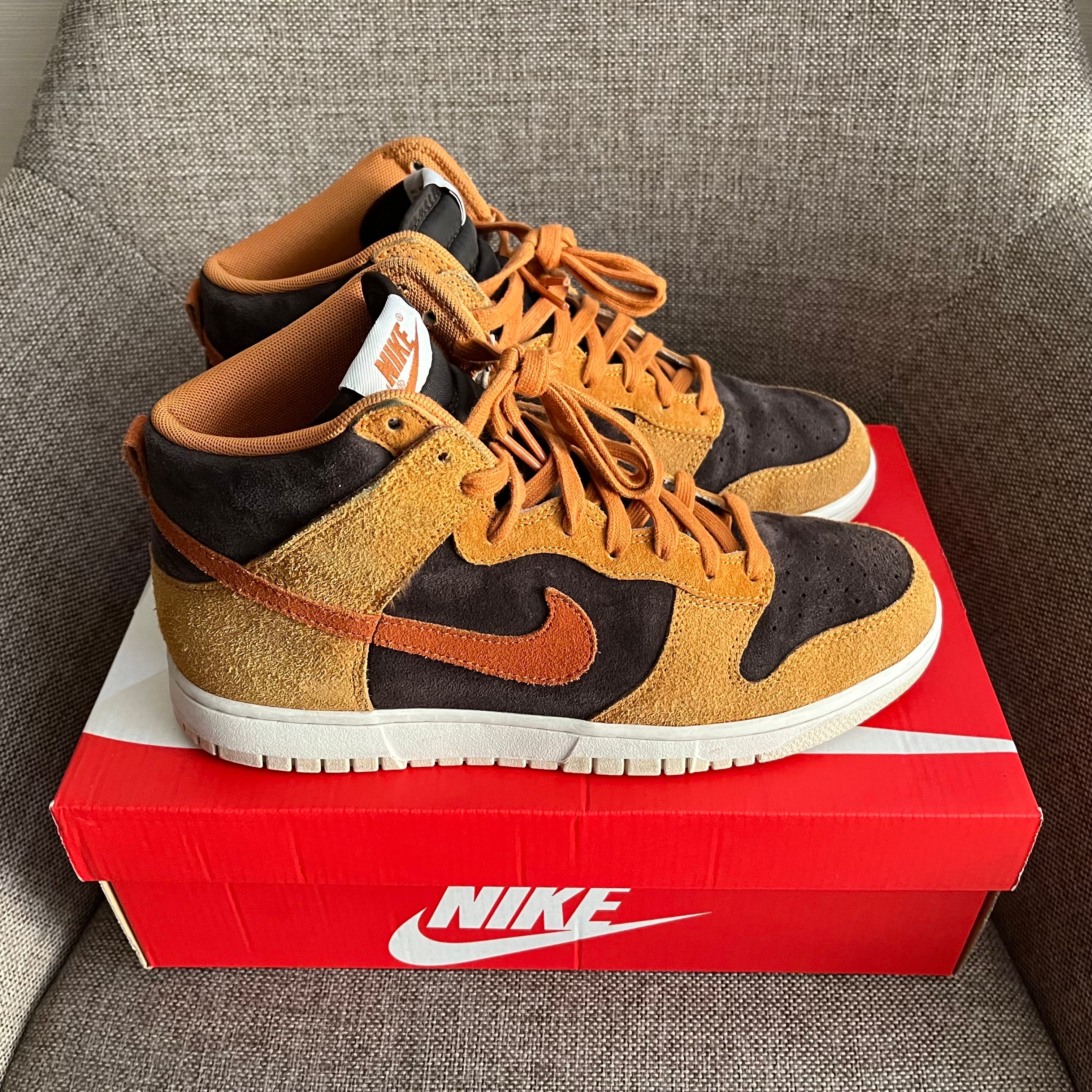 NIKE DUNK HIGH PRM "DARK CURRY"