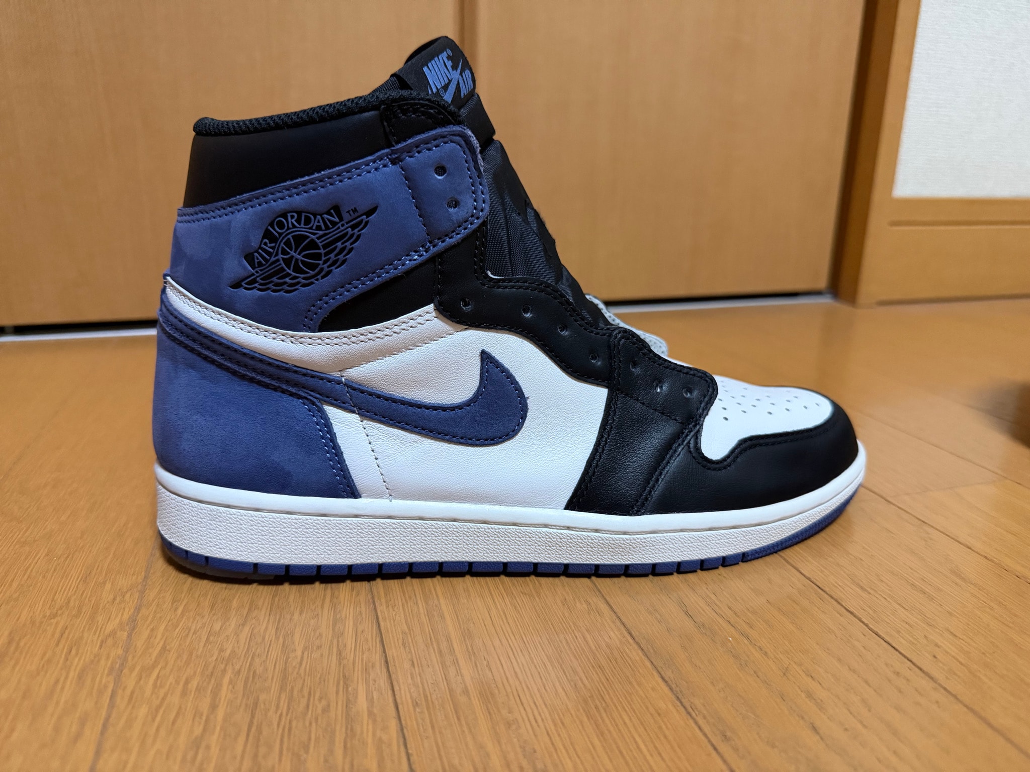 Nike Air Jordan 1 Retro High "Blue Moon"