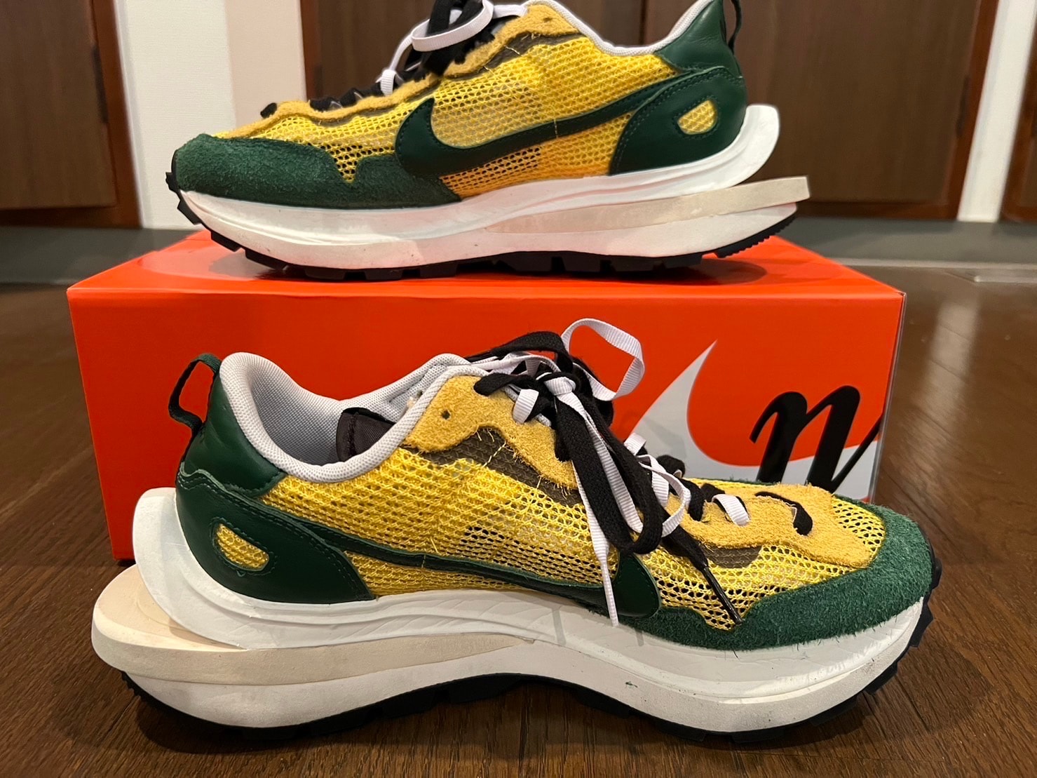 sacai × Nike Vapor Waffle "Tour Yellow/Stadium Green-Sail"
