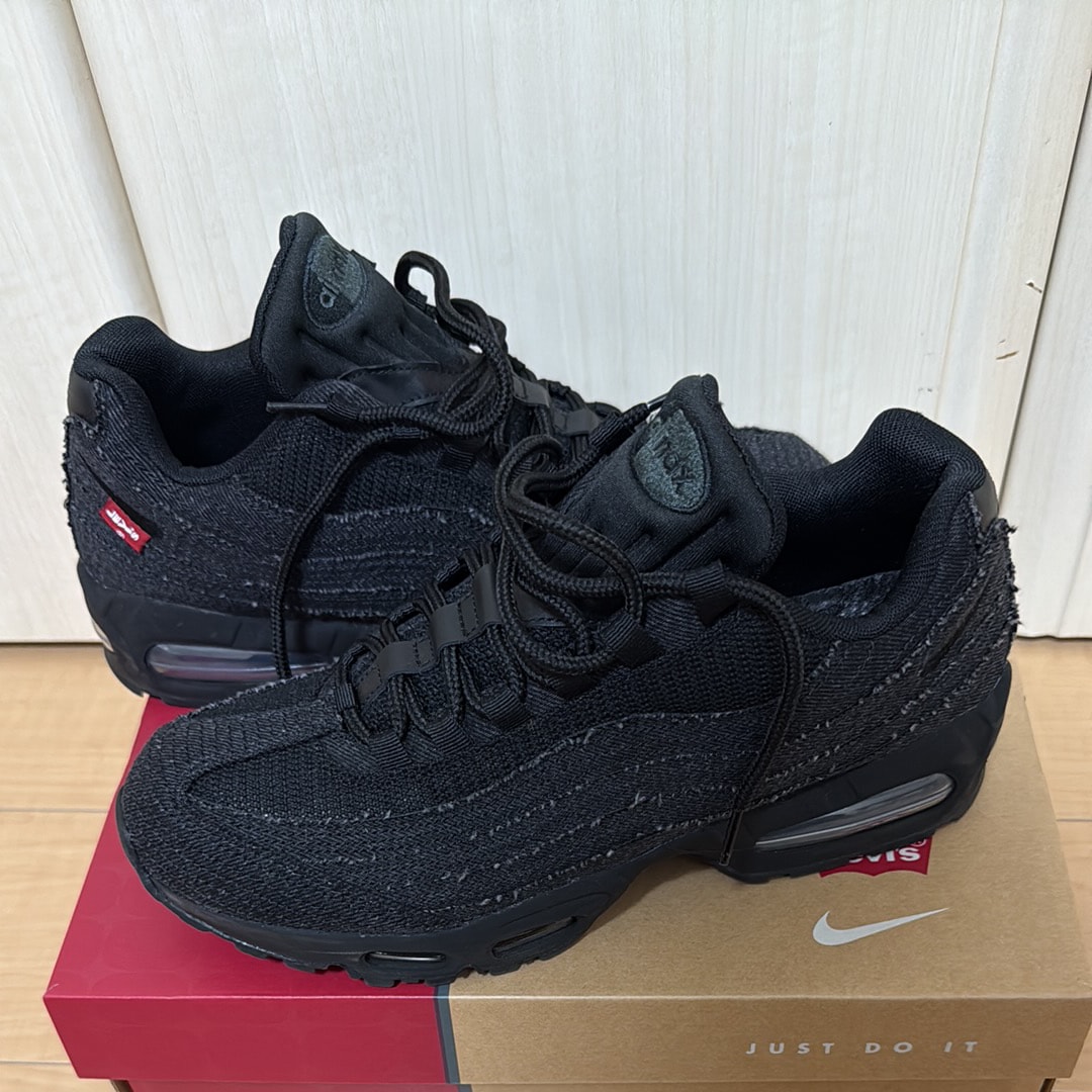 Levi's × Nike Air Max 95 OG "Denim Black"