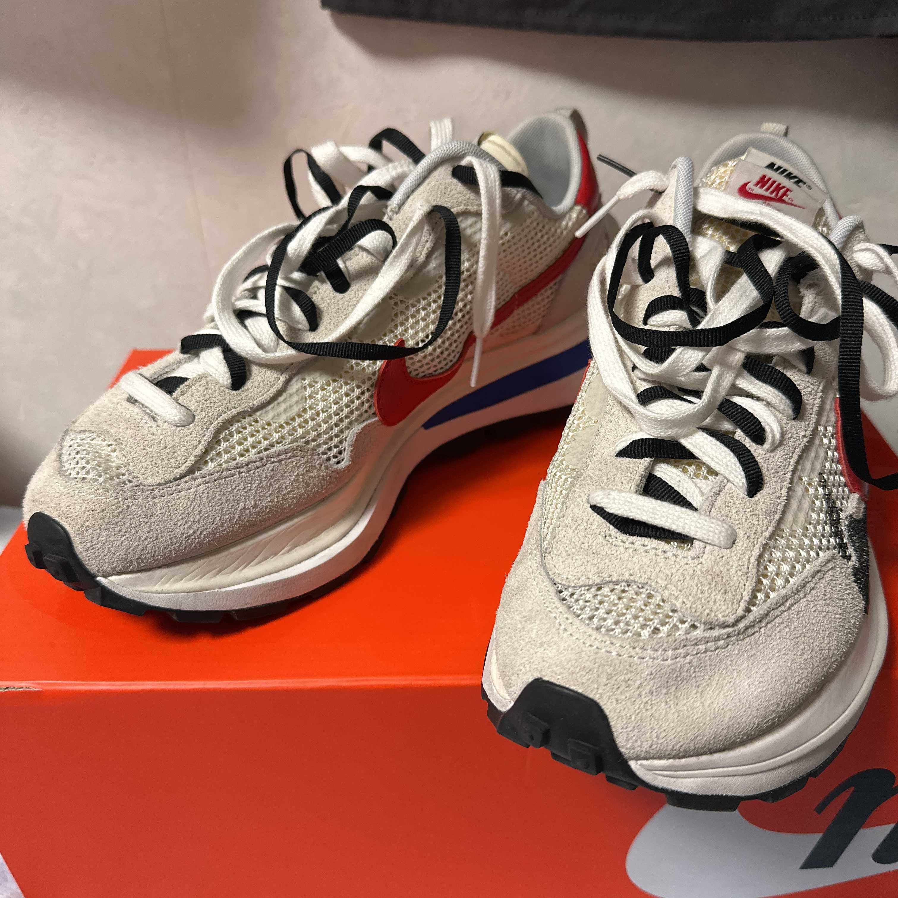 sacai × Nike Vapor Waffle "Royal Fuchsia"