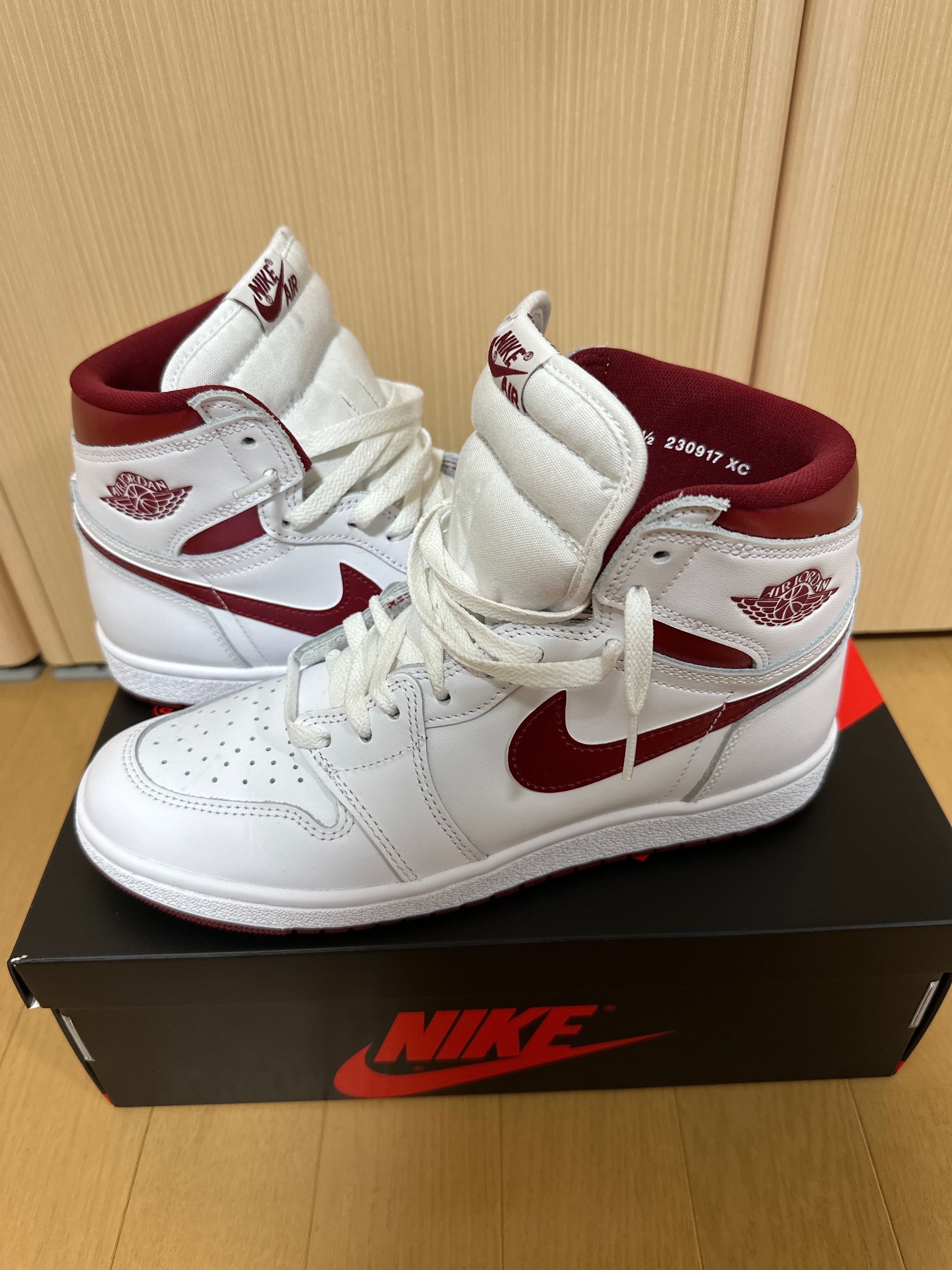 Nike Air Jordan 1 High '85 "Metallic Burgundy"