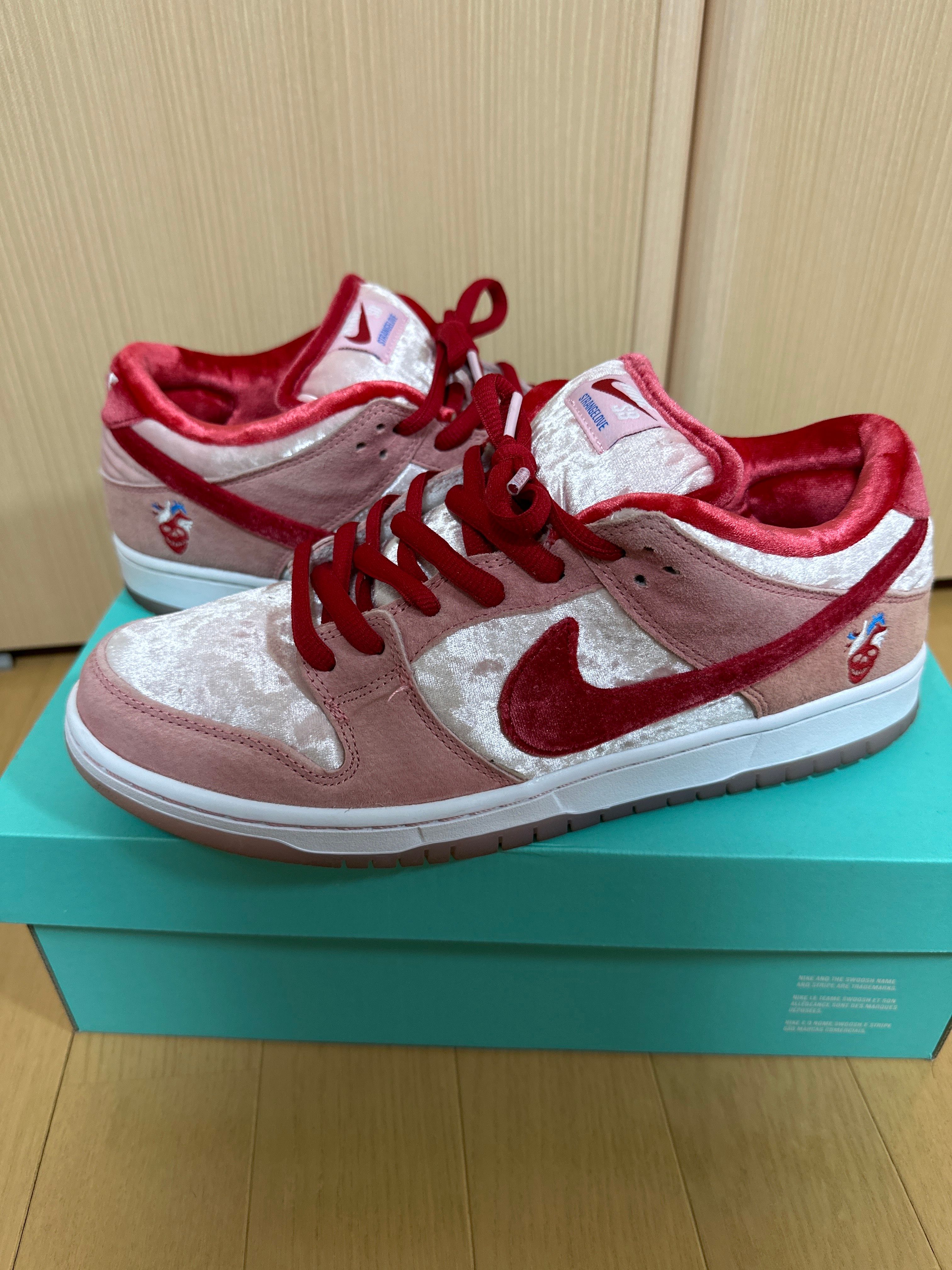 Strangelove × Nike SB Dunk Low "Valentine’s Day"