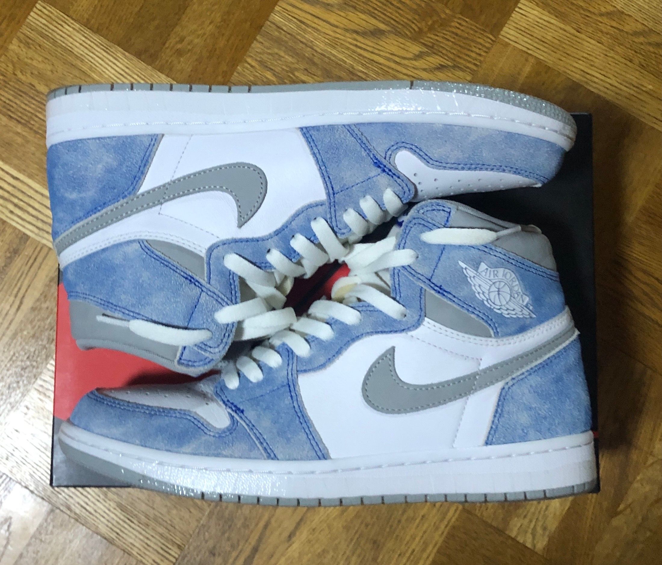 Nike Air Jordan 1 High OG "Hyper Royal"