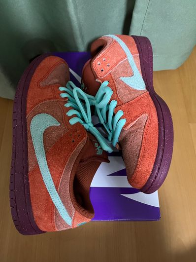 Nike SB Dunk Low Pro PRM "Mystic Red and Rosewood"