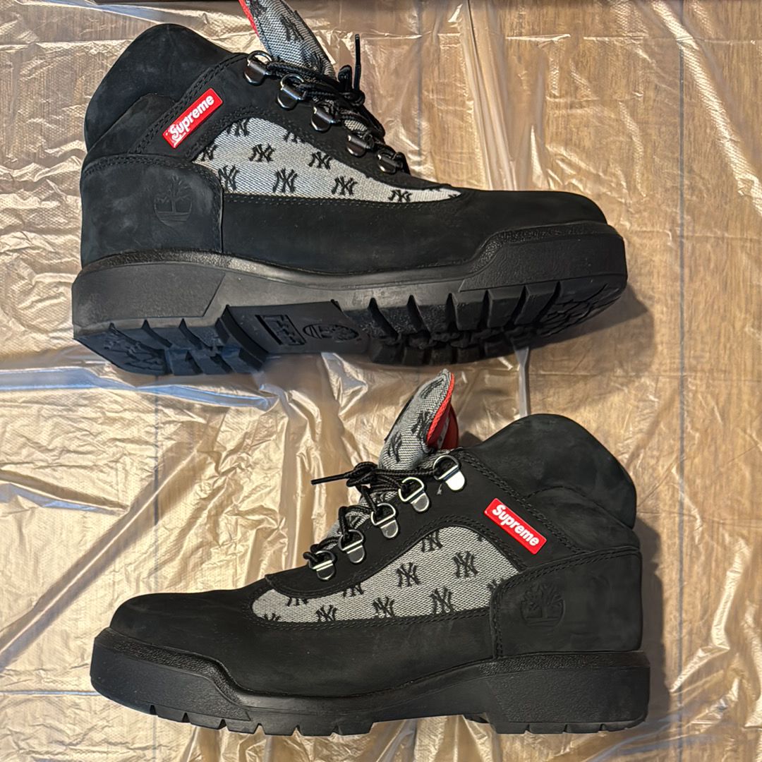 Supreme × Timberland Field Boot "Black"