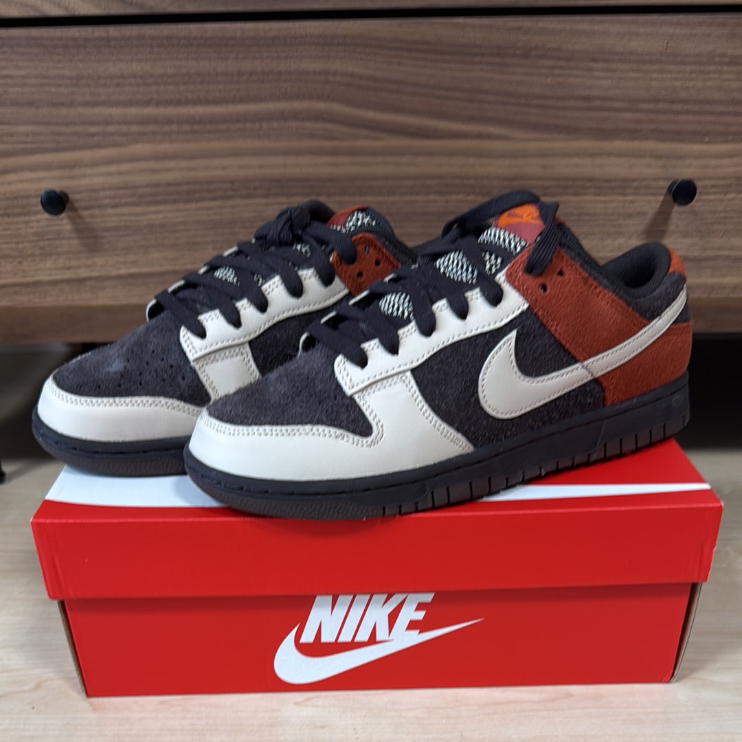 Nike Dunk Low "Red Panda"