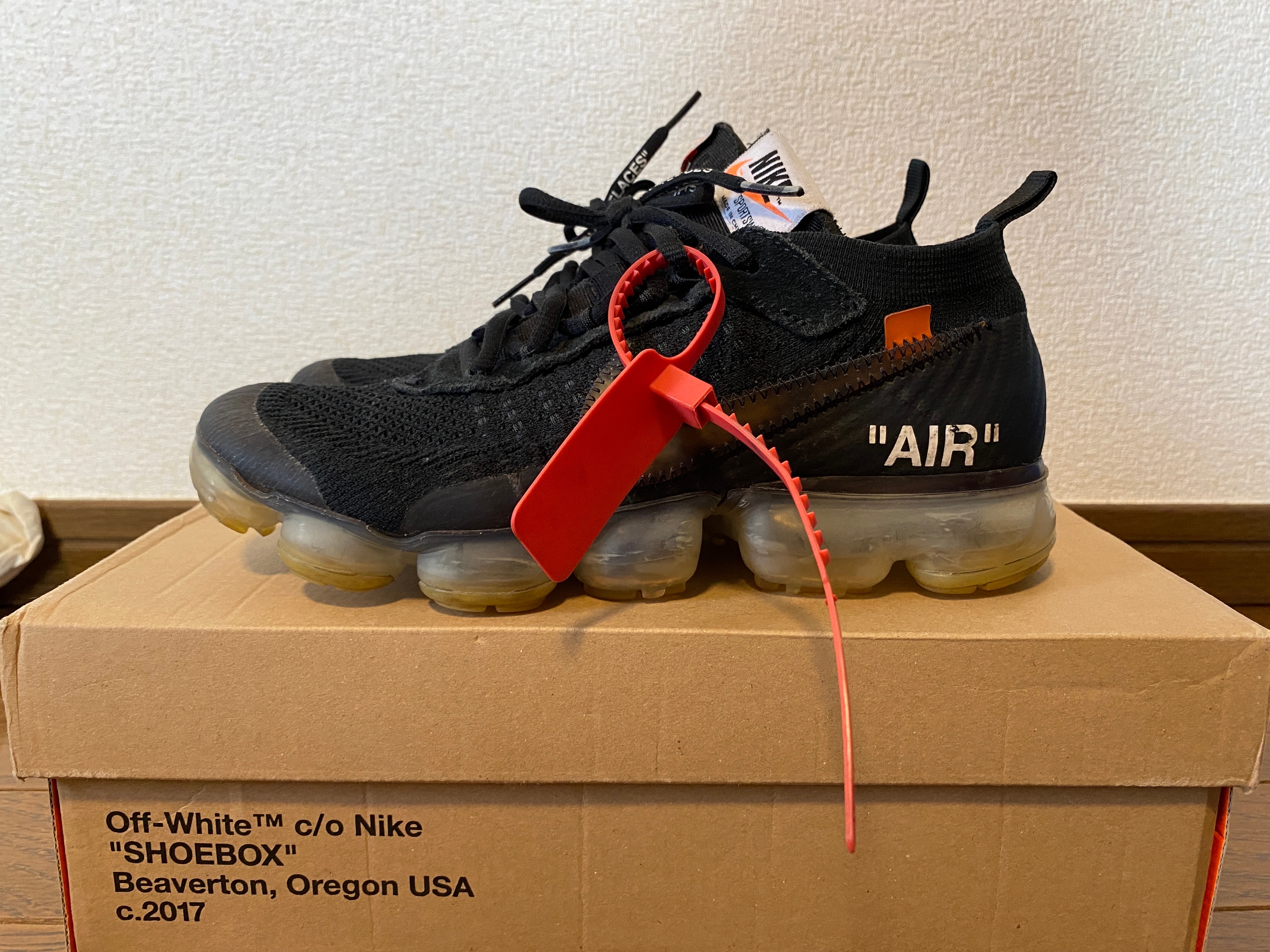 Off-White × Nike Air Vapormax "Black/Total Orange/Clear"