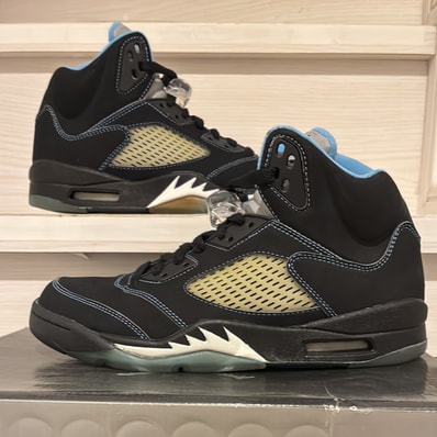 Nike Air Jordan 5 Retro "Black/University Blue"