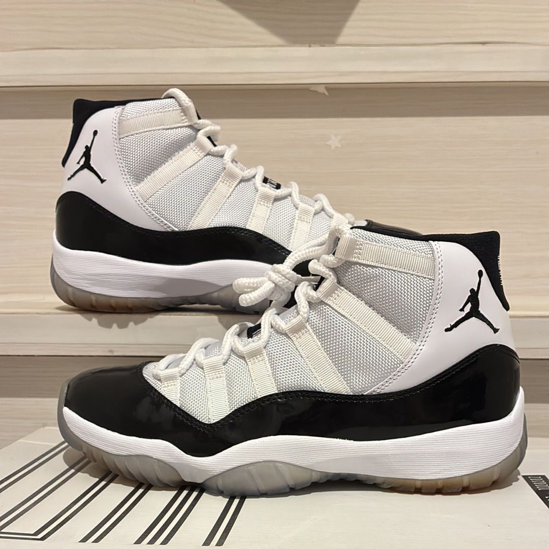 Nike Air Jordan 11 Retro "Concord" (2011)