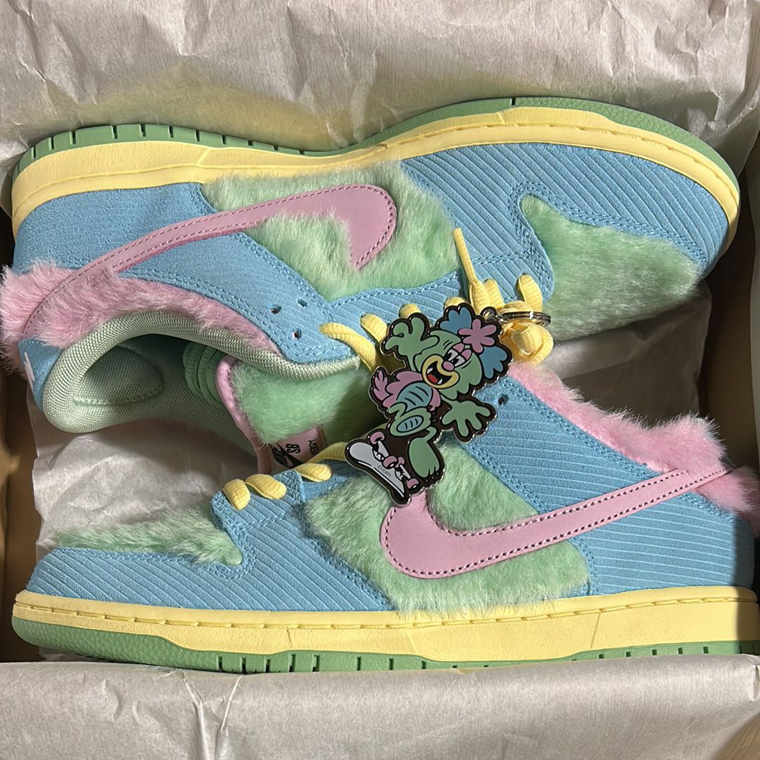 VERDY × Nike SB Dunk Low Pro QS "Visty/Blue Gaze and Enamel Green"