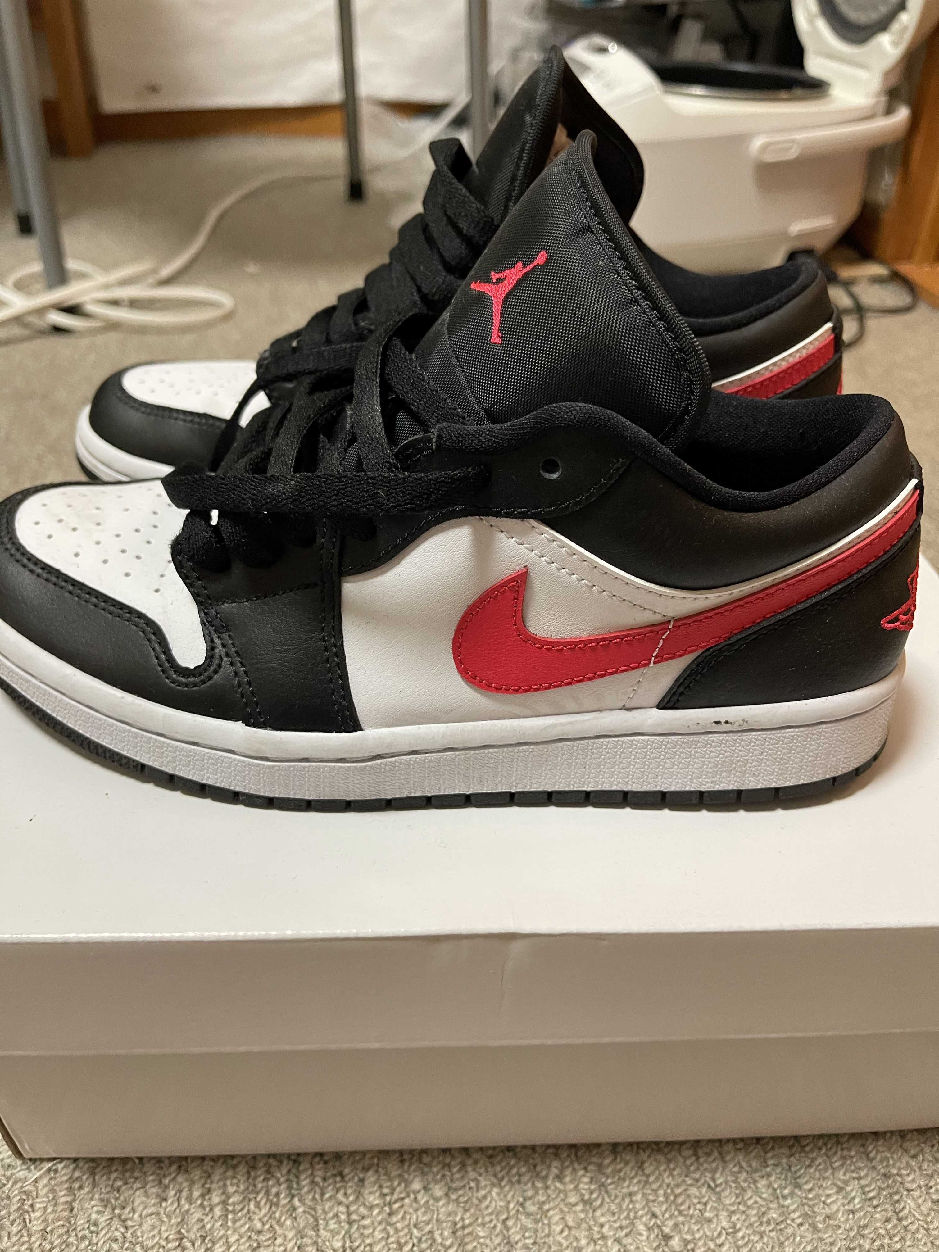 NIKE Women's AIR JORDAN 1 LOW "BLACK/SIREN RED/WHITE"